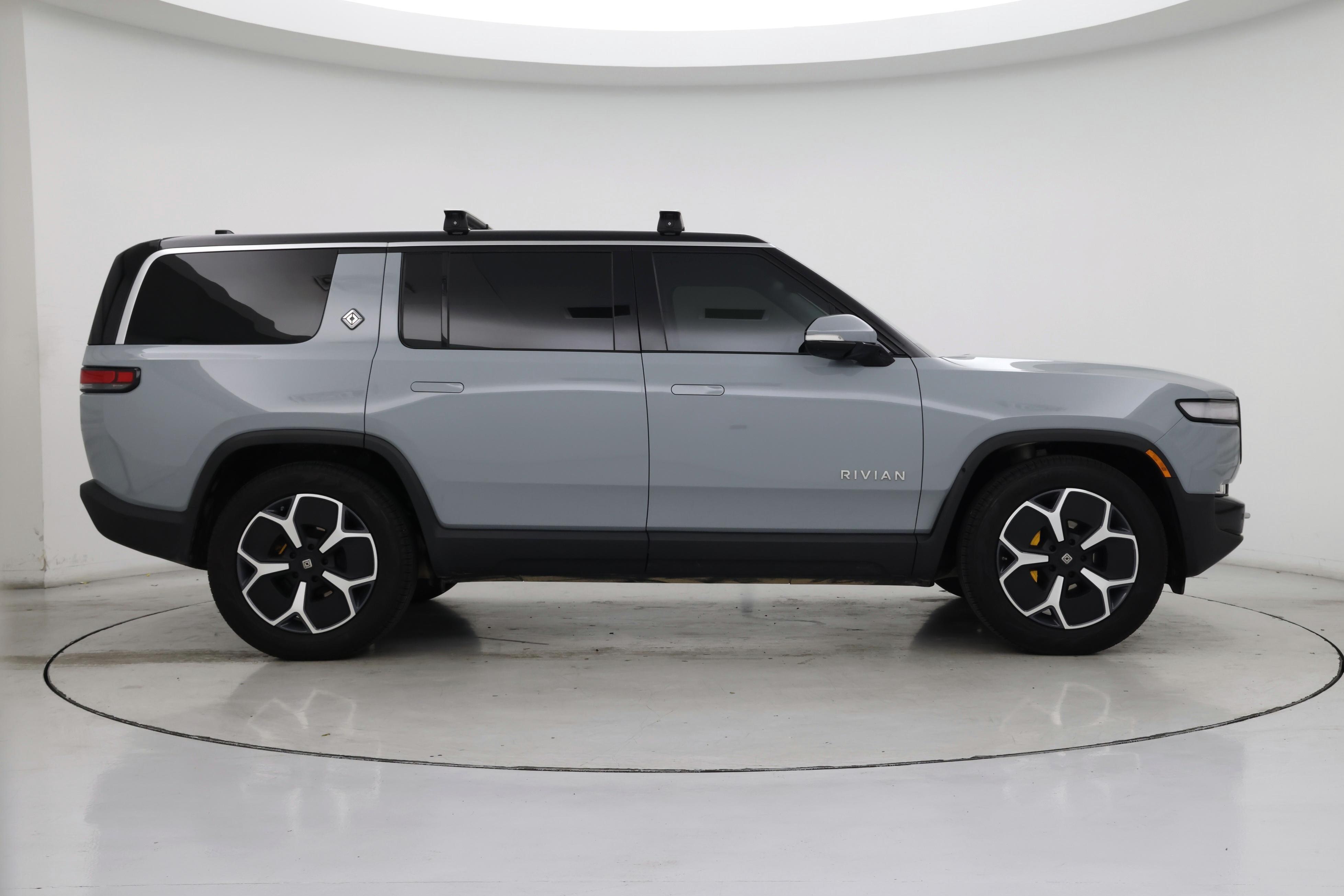 Thumbnail: 2023 Rivian R1S - 7