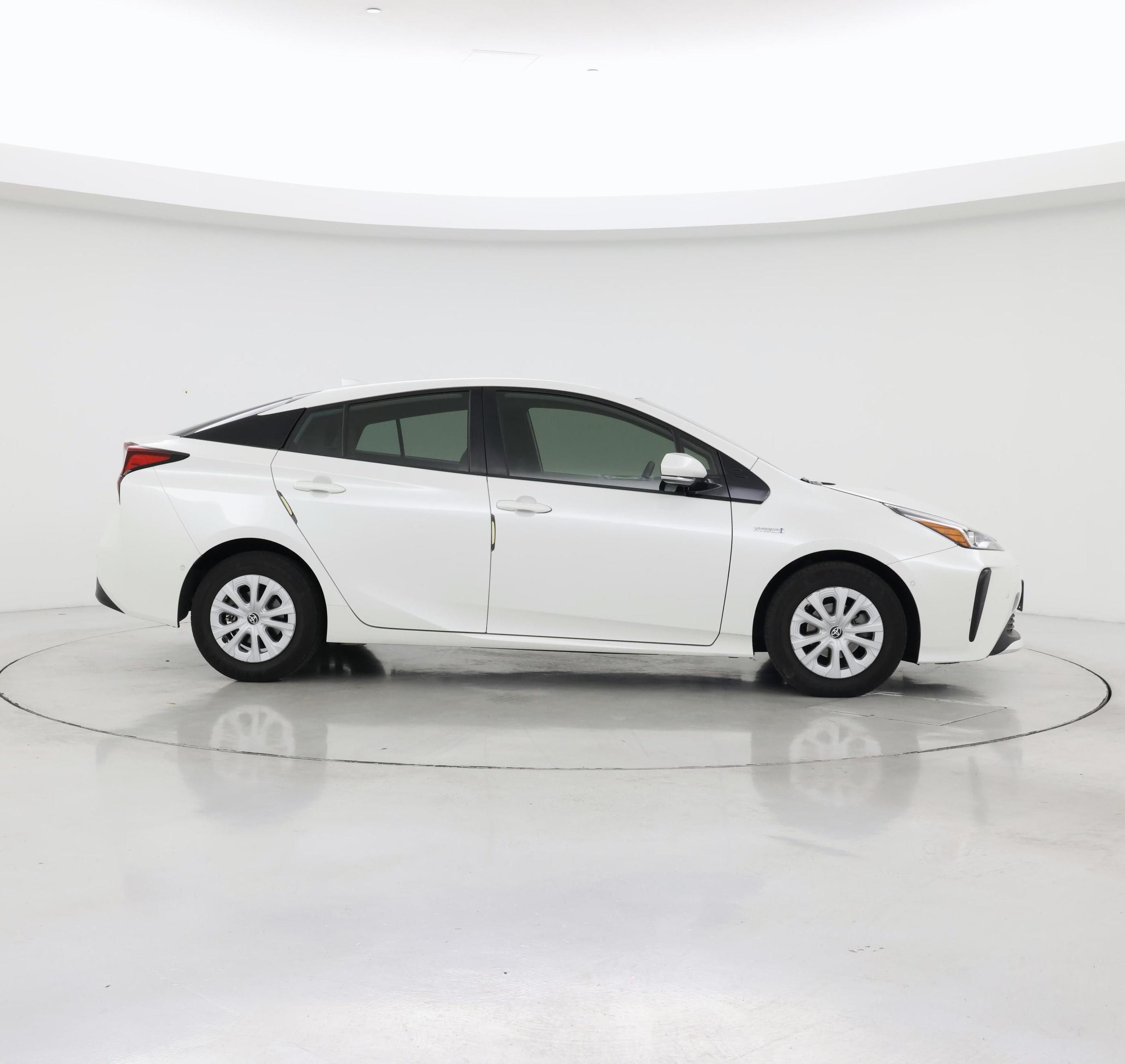 Thumbnail: 2019 Toyota Prius - 7