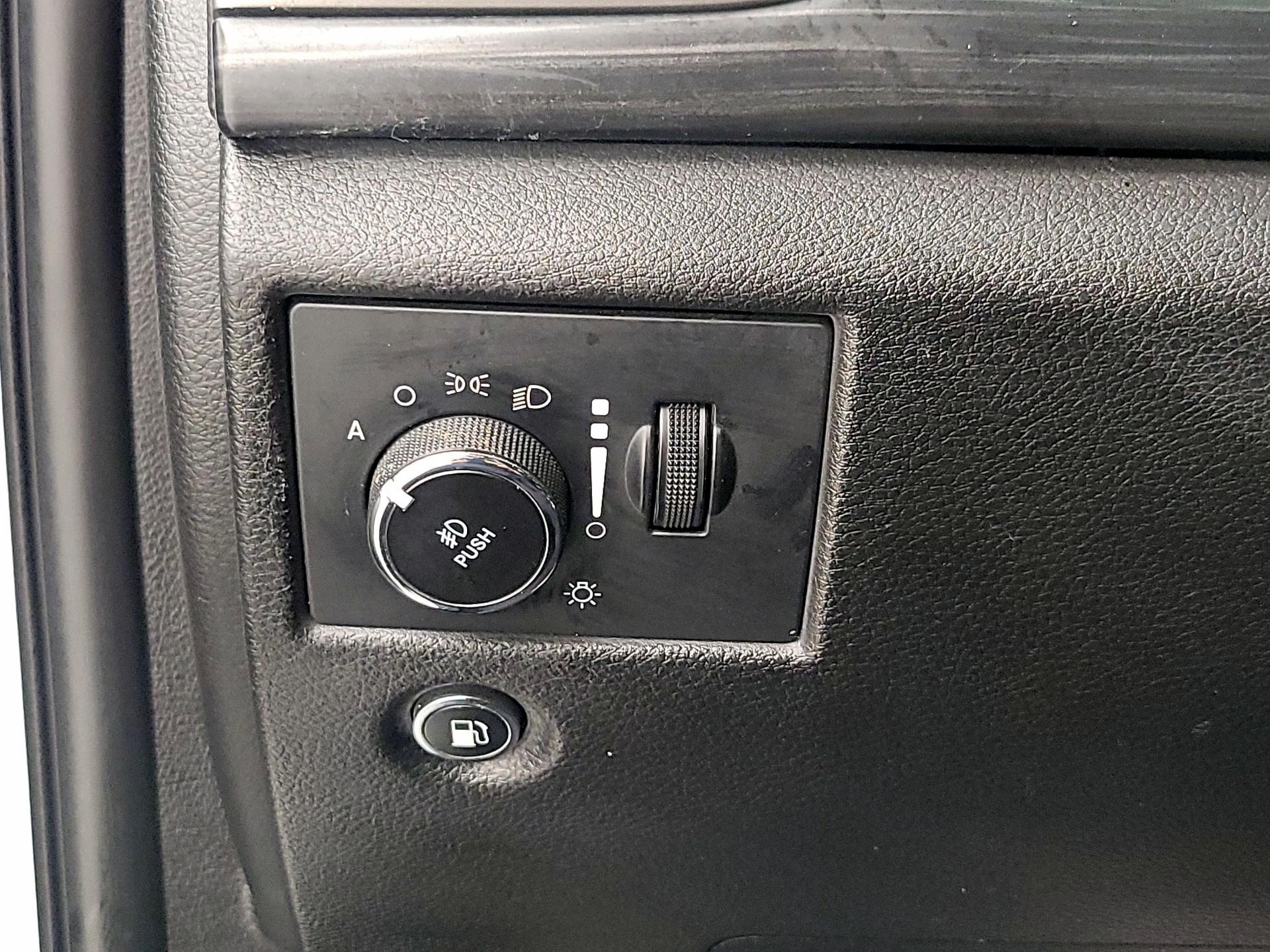 Thumbnail: 2021 Jeep Grand Cherokee - 13
