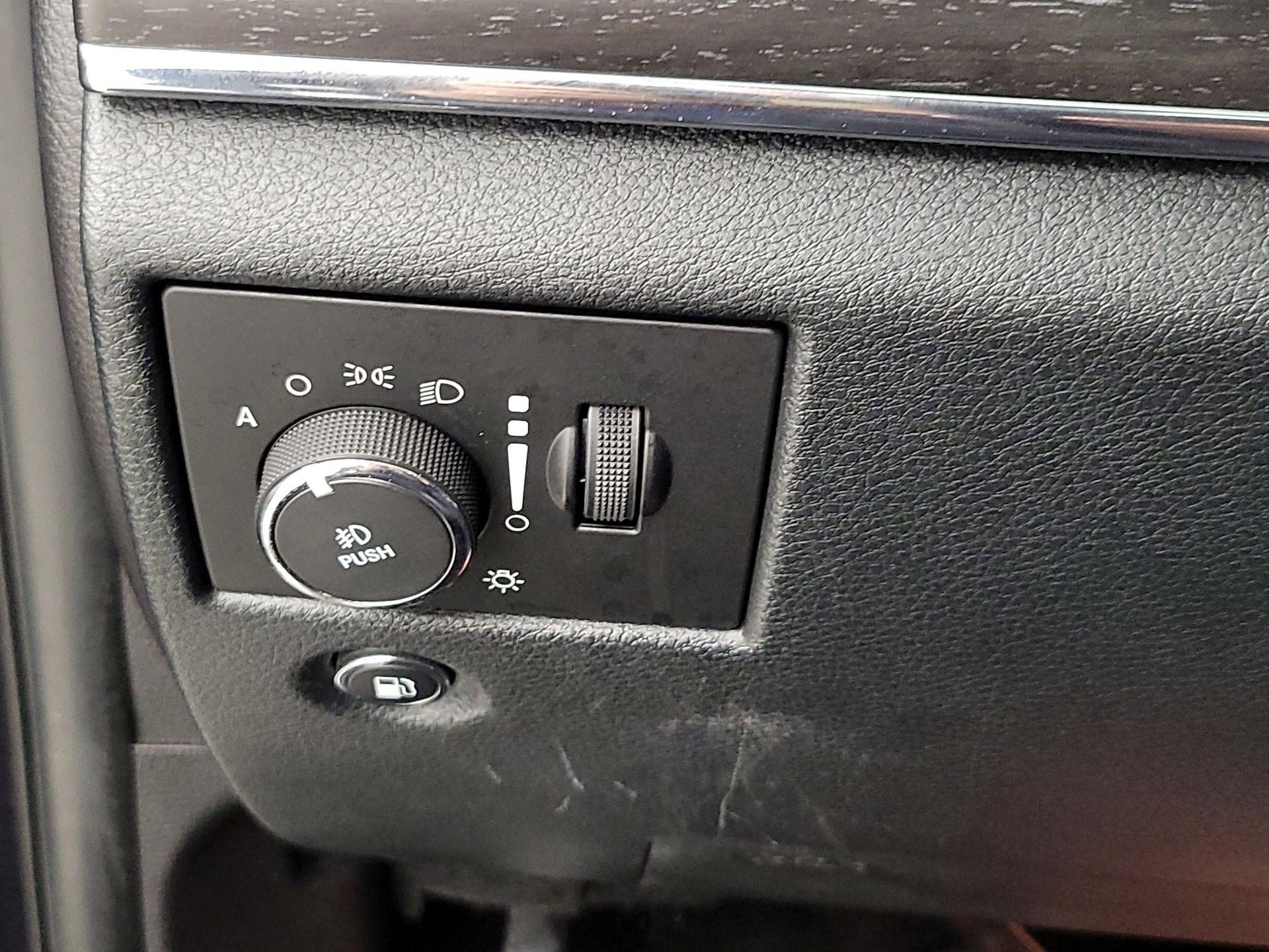Thumbnail: 2015 Jeep Grand Cherokee - 13