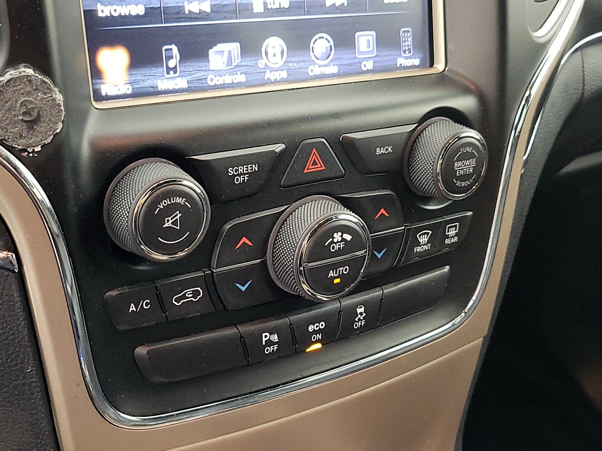 Thumbnail: 2015 Jeep Grand Cherokee - 16