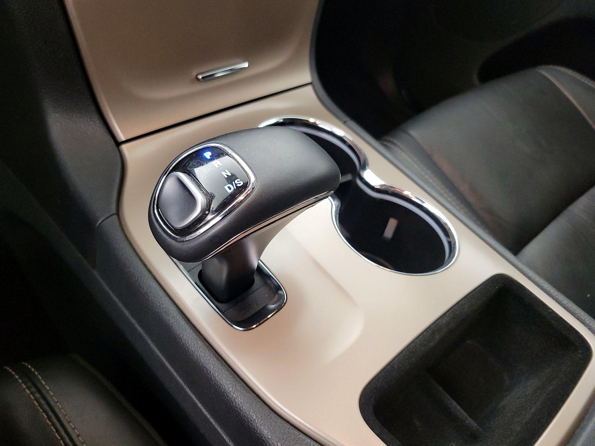 Thumbnail: 2015 Jeep Grand Cherokee - 17
