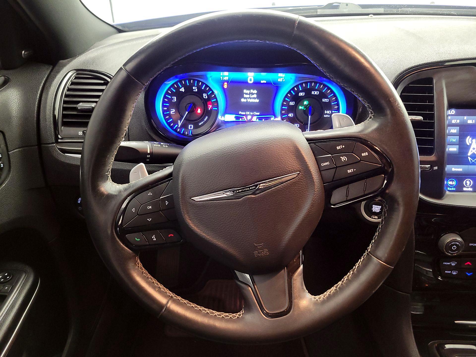 Thumbnail: 2019 Chrysler 300 - 10