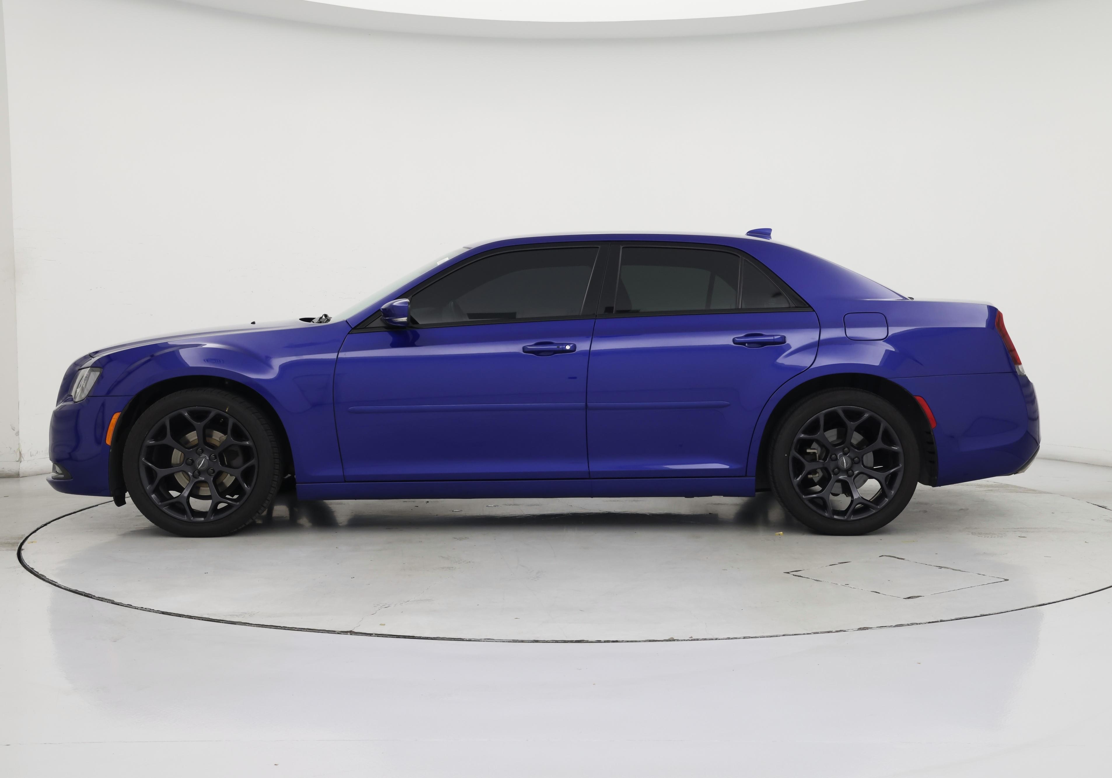 Thumbnail: 2019 Chrysler 300 - 3