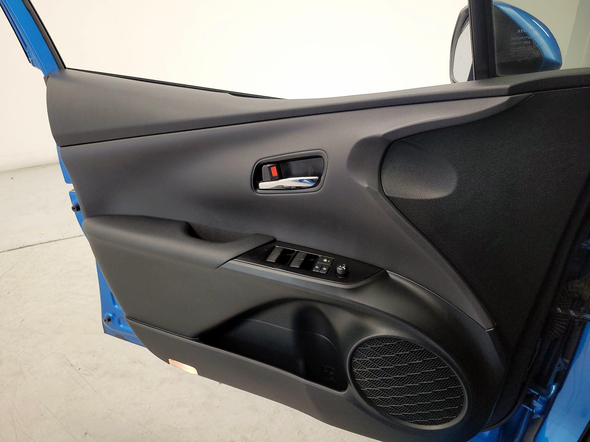 Thumbnail: 2021 Toyota Prius - 12