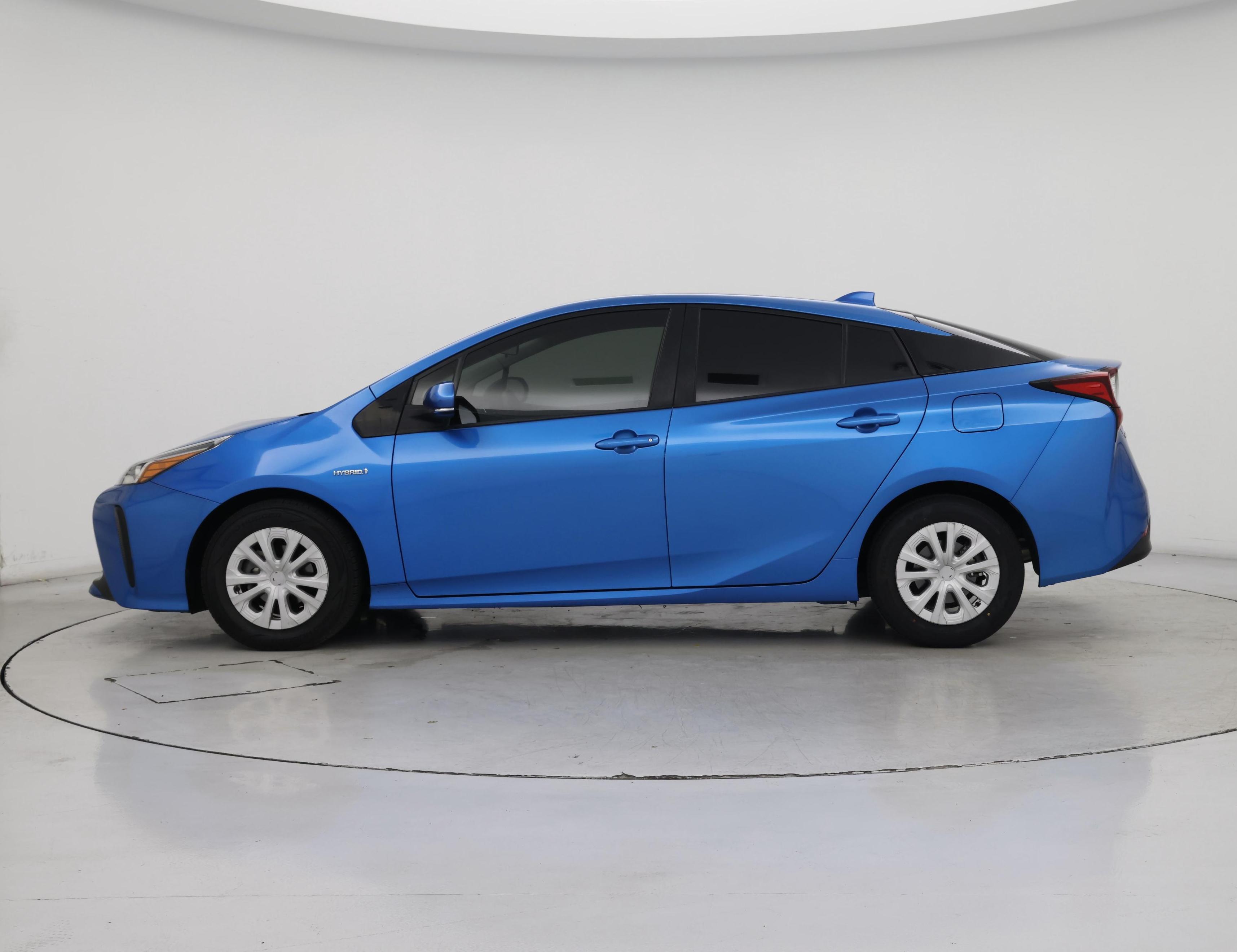 Thumbnail: 2021 Toyota Prius - 3