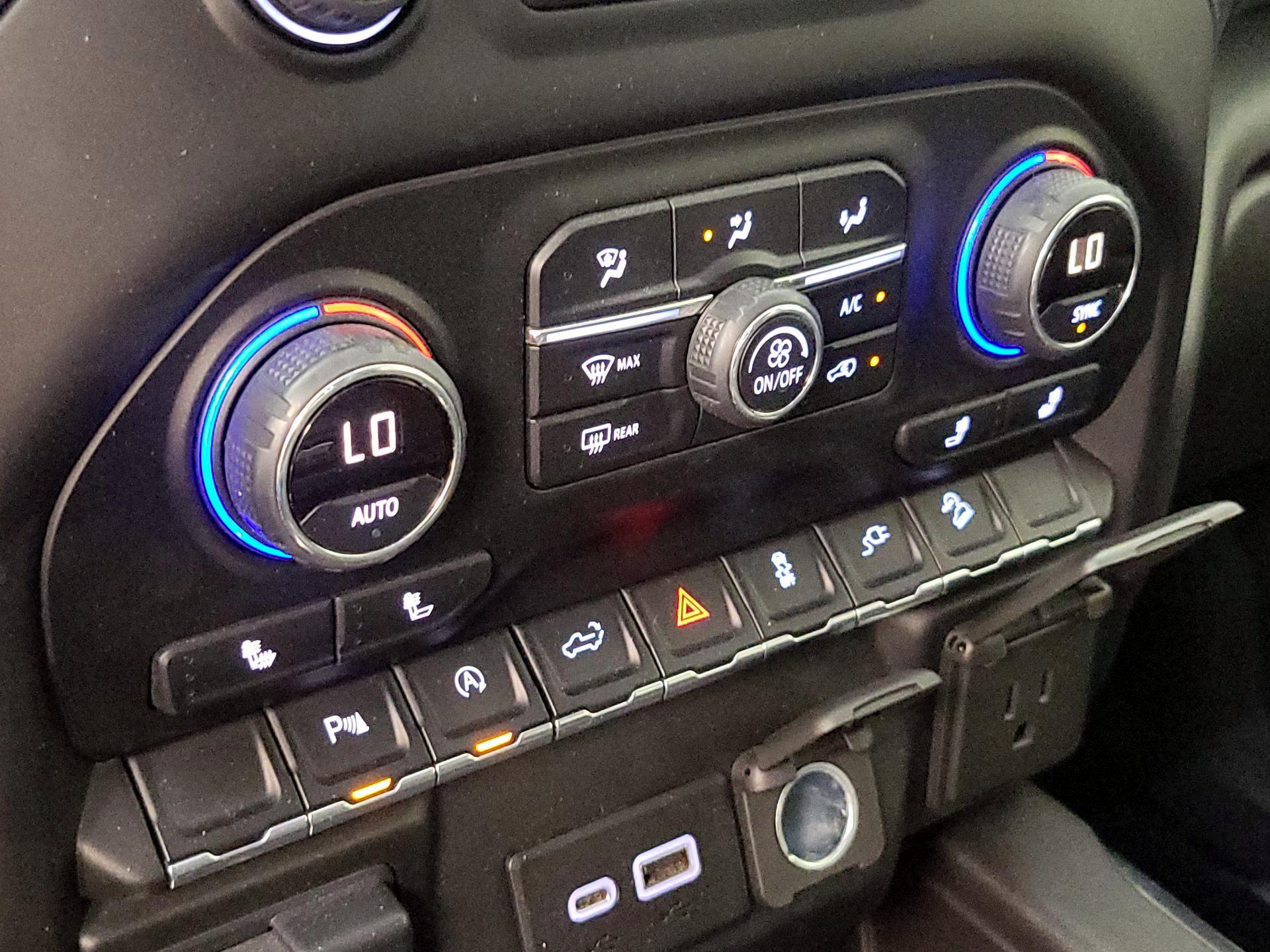 Thumbnail: 2019 Chevrolet Silverado 1500 - 16