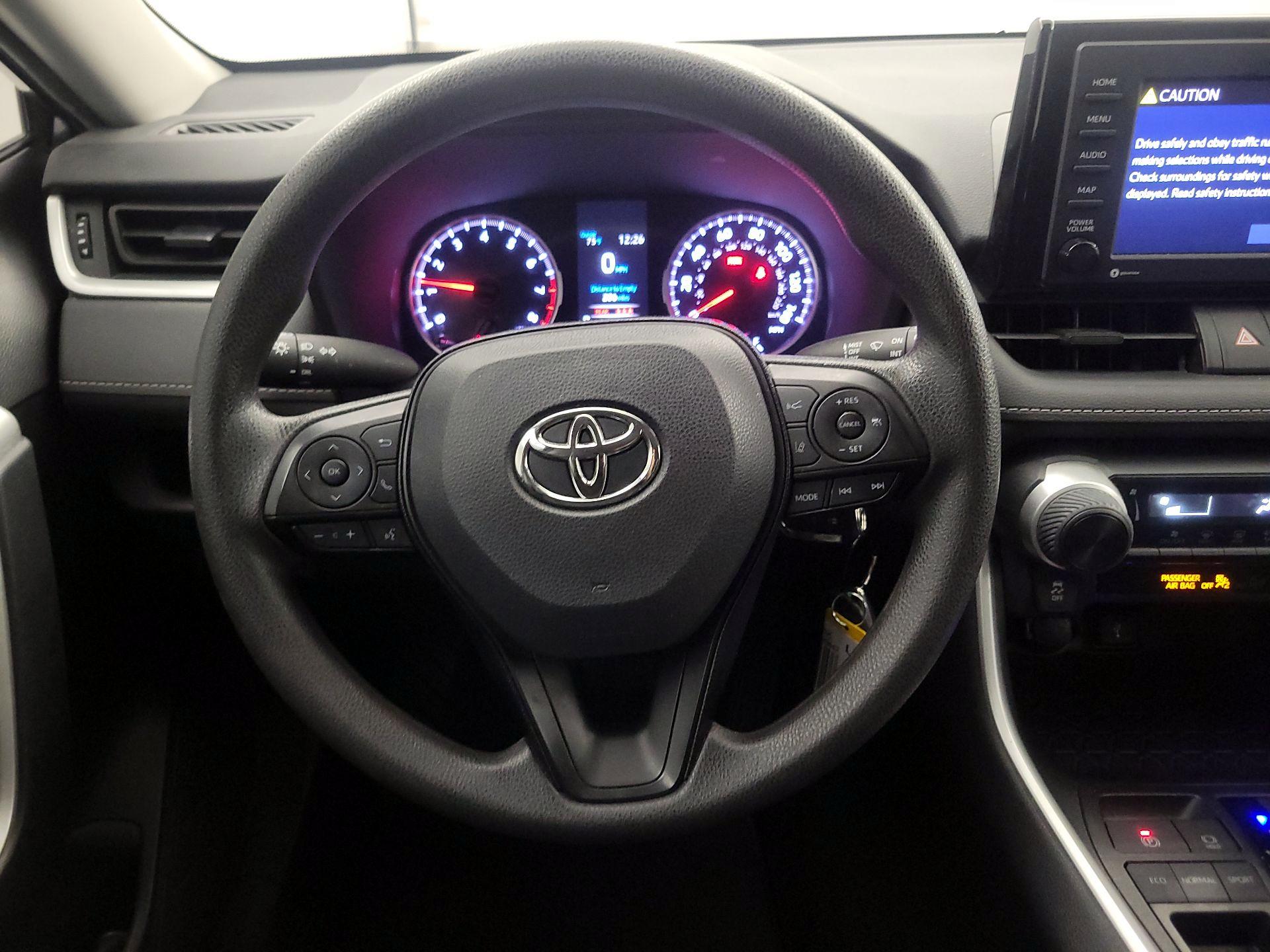Thumbnail: 2021 Toyota RAV4 - 10