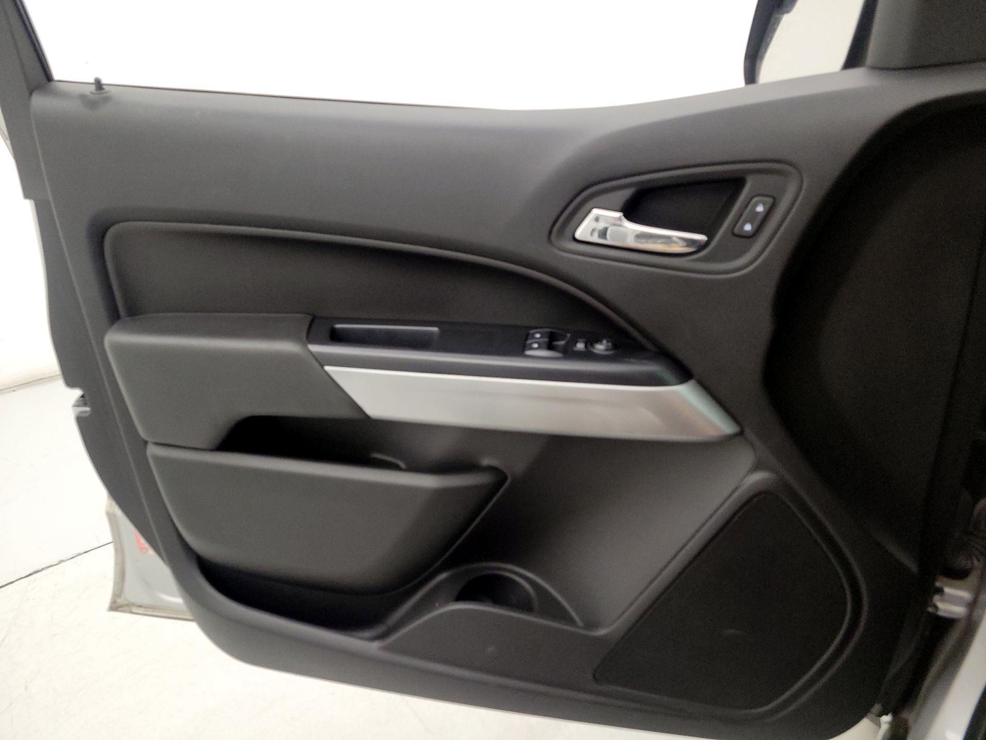 Thumbnail: 2019 Chevrolet Colorado - 12