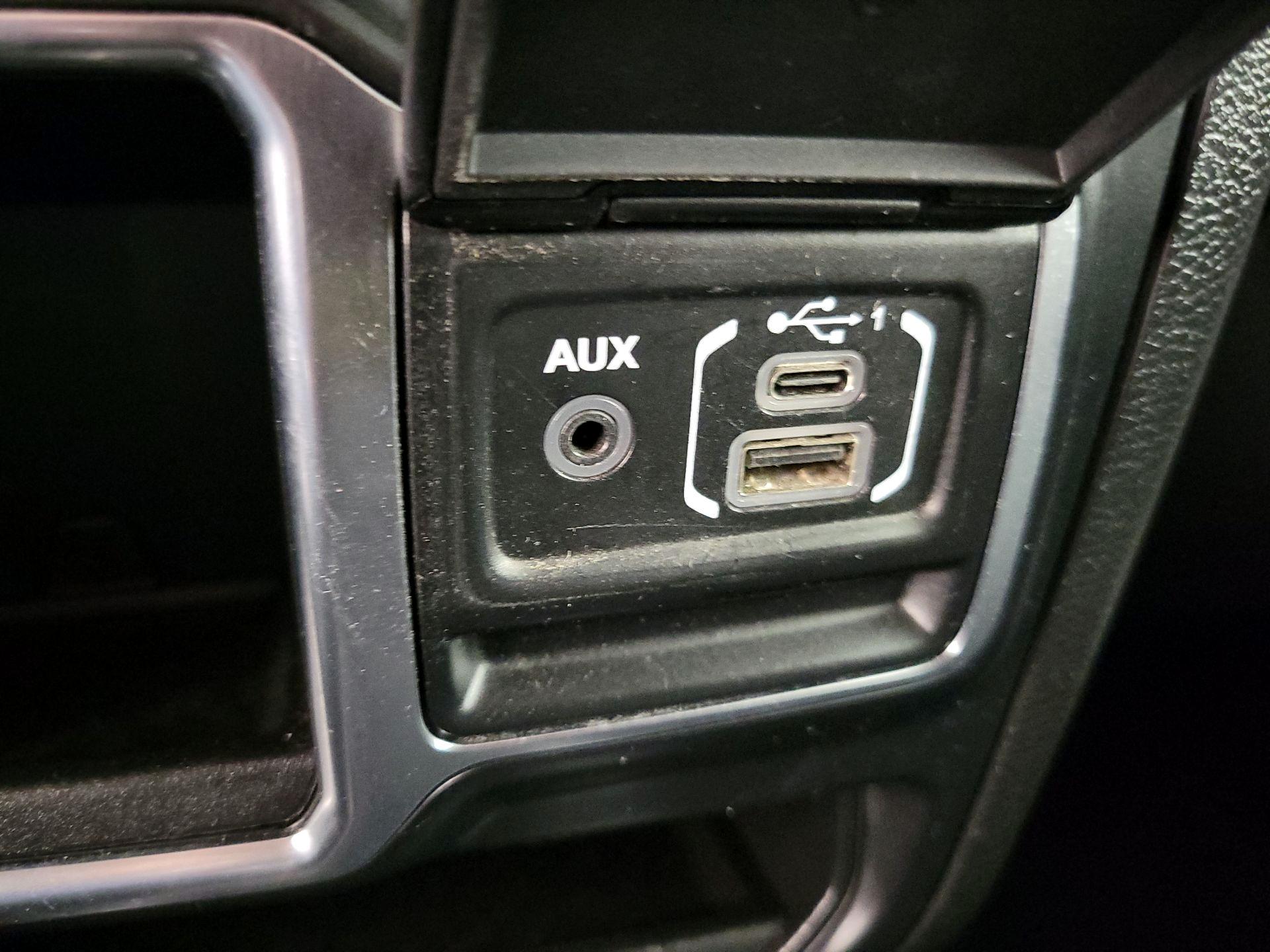 Thumbnail: 2019 Jeep Wrangler - 18