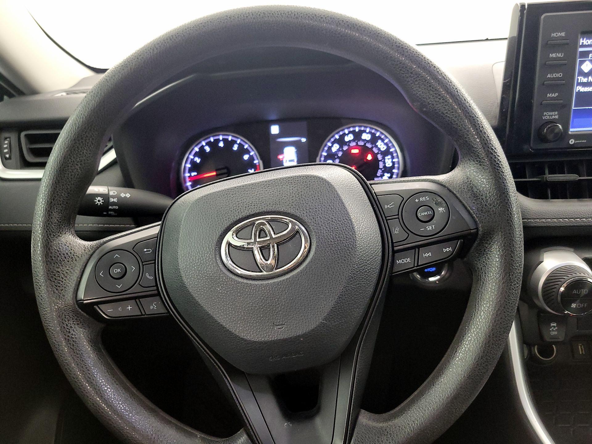Thumbnail: 2022 Toyota RAV4 - 10