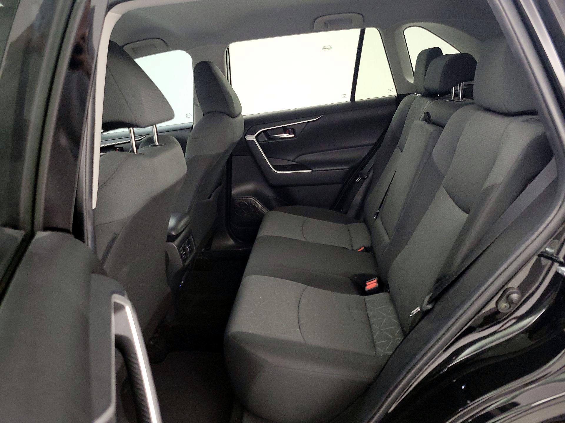 Thumbnail: 2022 Toyota RAV4 - 19