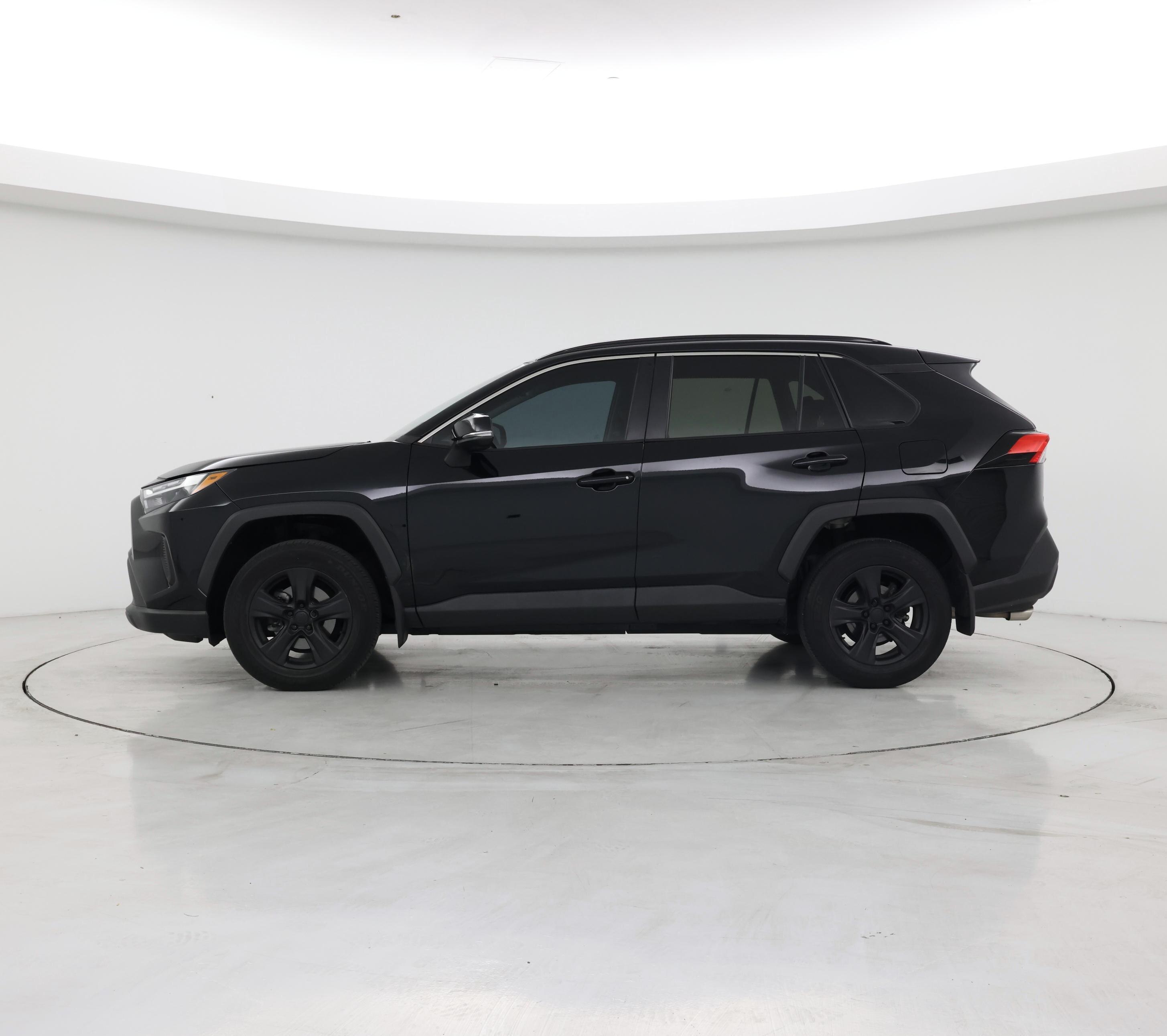 Thumbnail: 2022 Toyota RAV4 - 3
