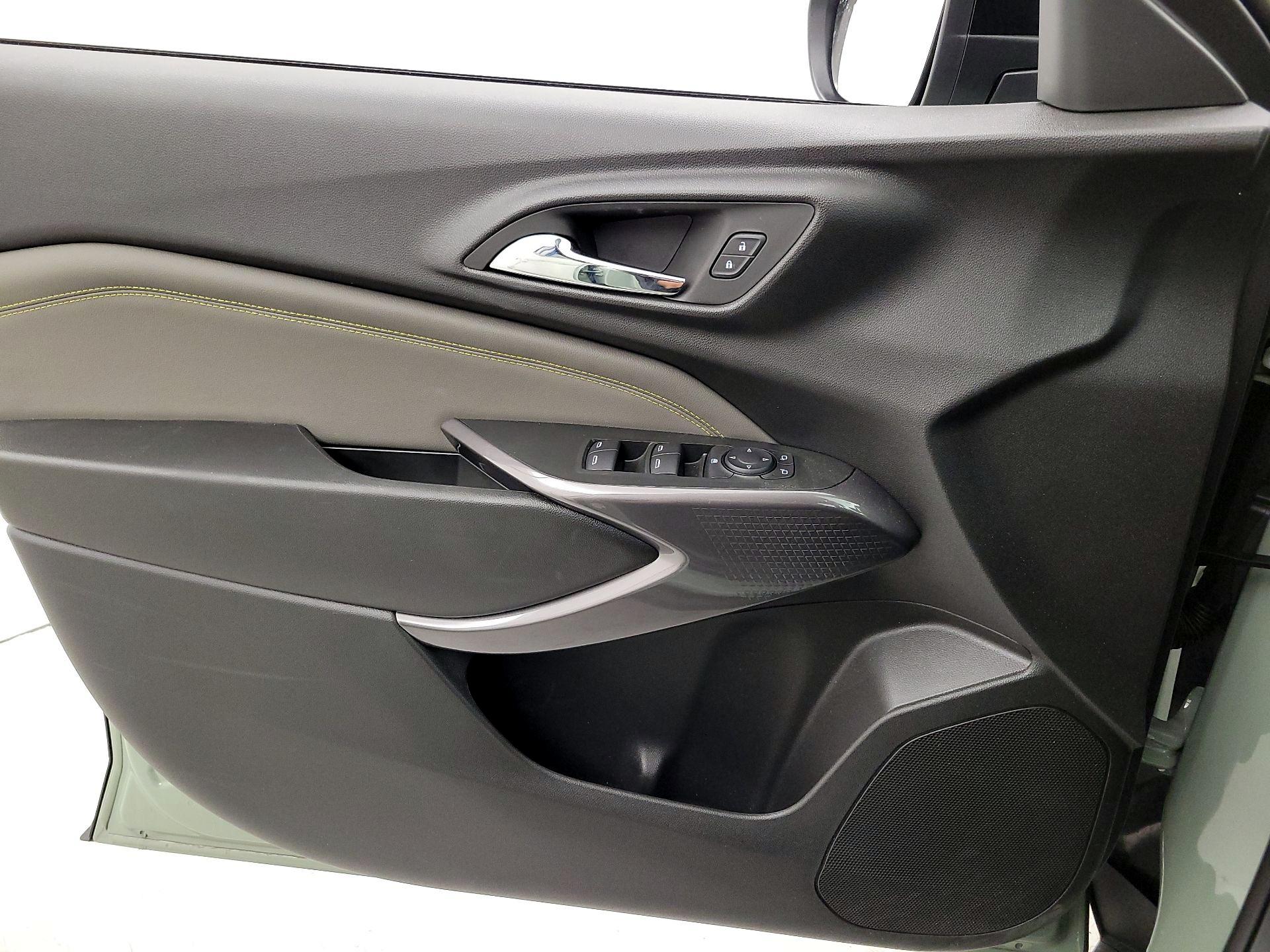 Thumbnail: 2024 Chevrolet Trax - 12