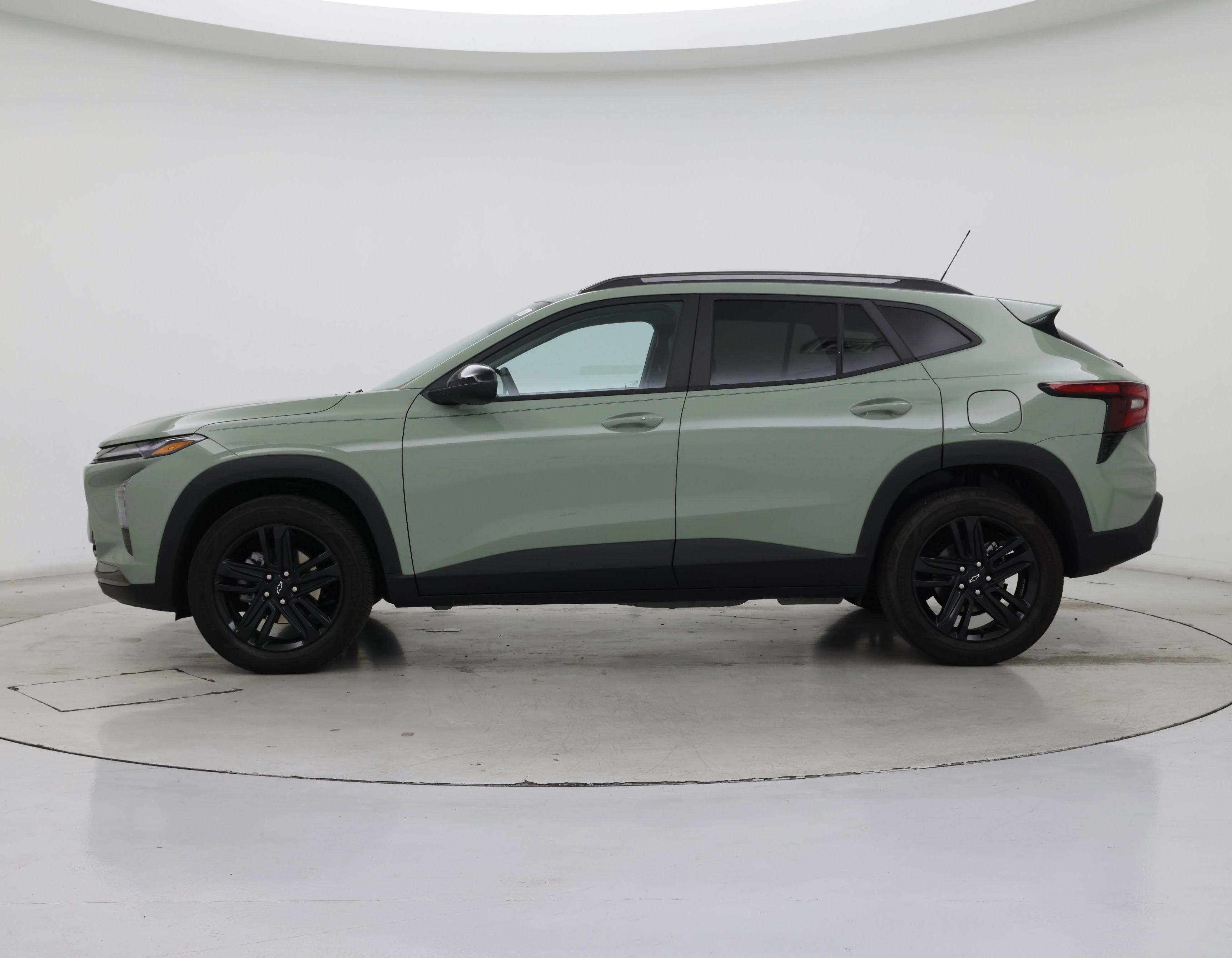 Thumbnail: 2024 Chevrolet Trax - 3