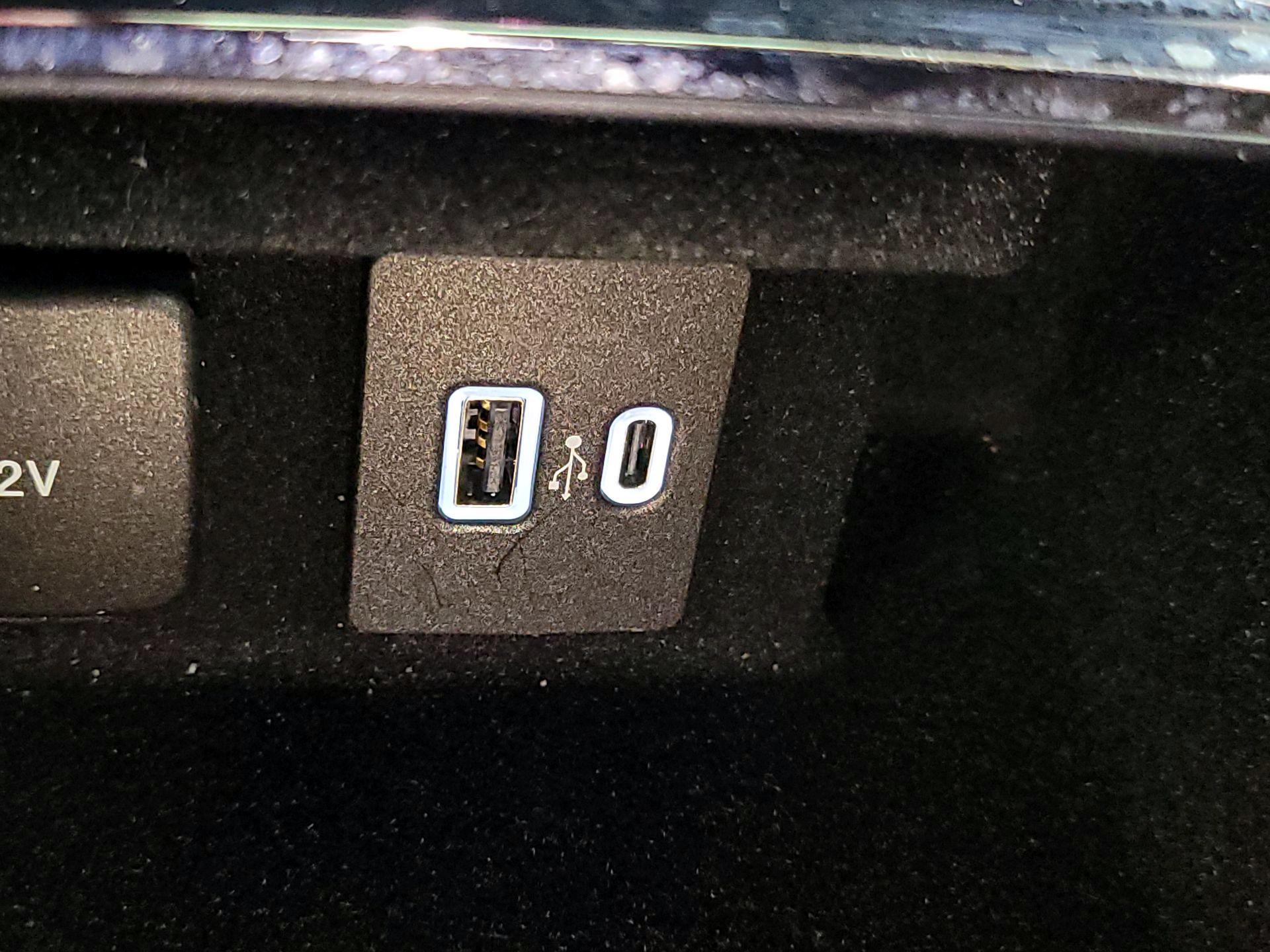 Thumbnail: 2020 Lincoln Corsair - 19