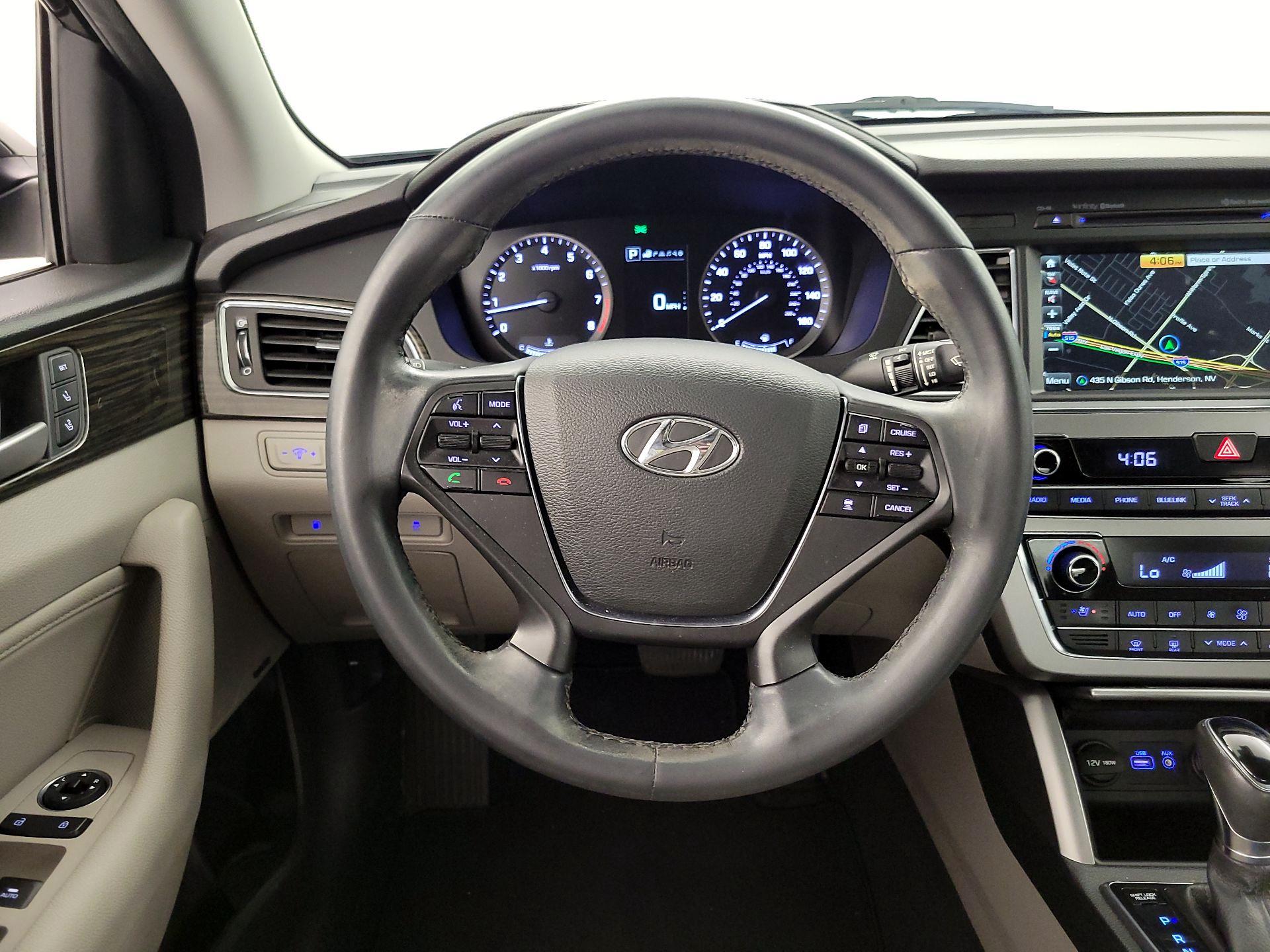 Thumbnail: 2017 Hyundai Sonata - 10