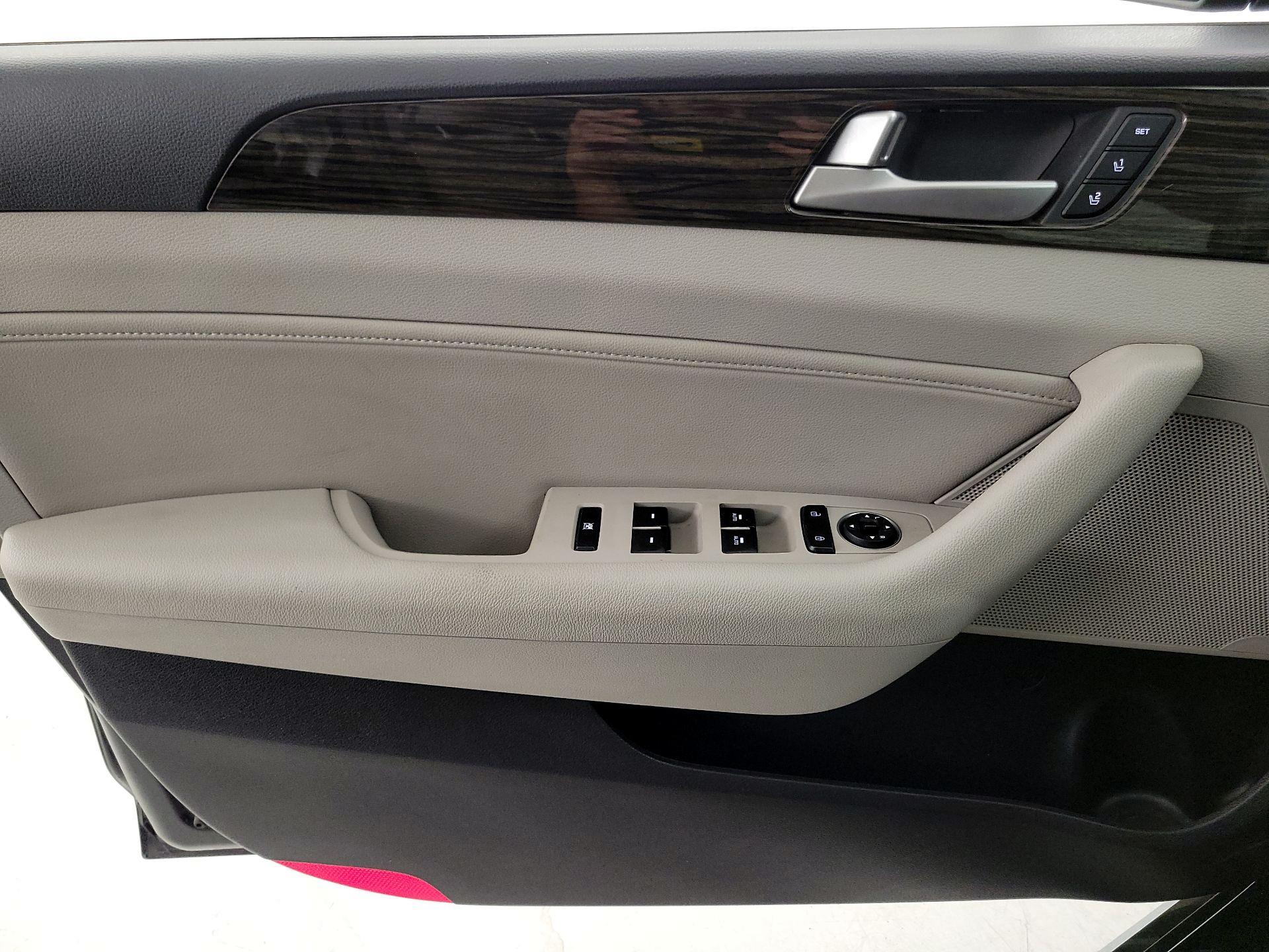 Thumbnail: 2017 Hyundai Sonata - 12