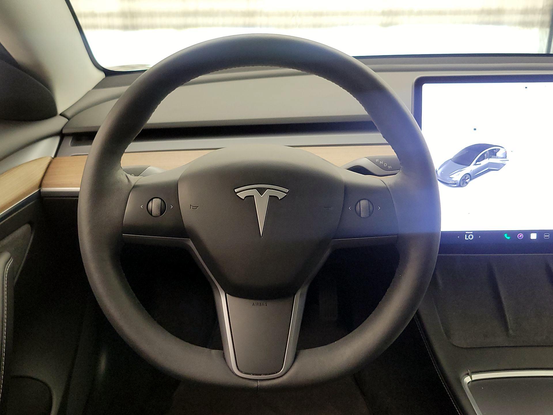 Thumbnail: 2021 Tesla Model 3 - 10