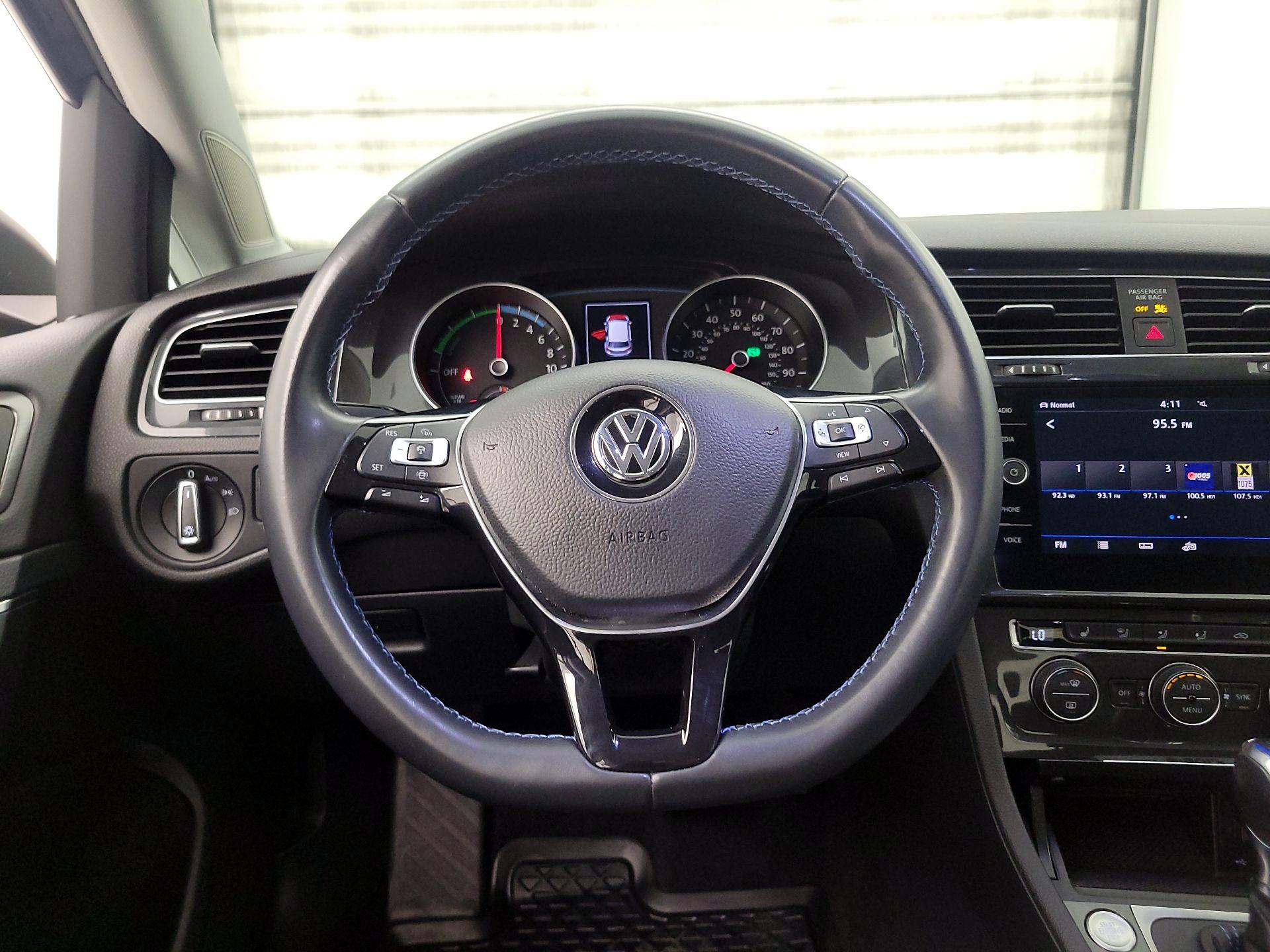 Thumbnail: 2019 Volkswagen e-Golf - 10