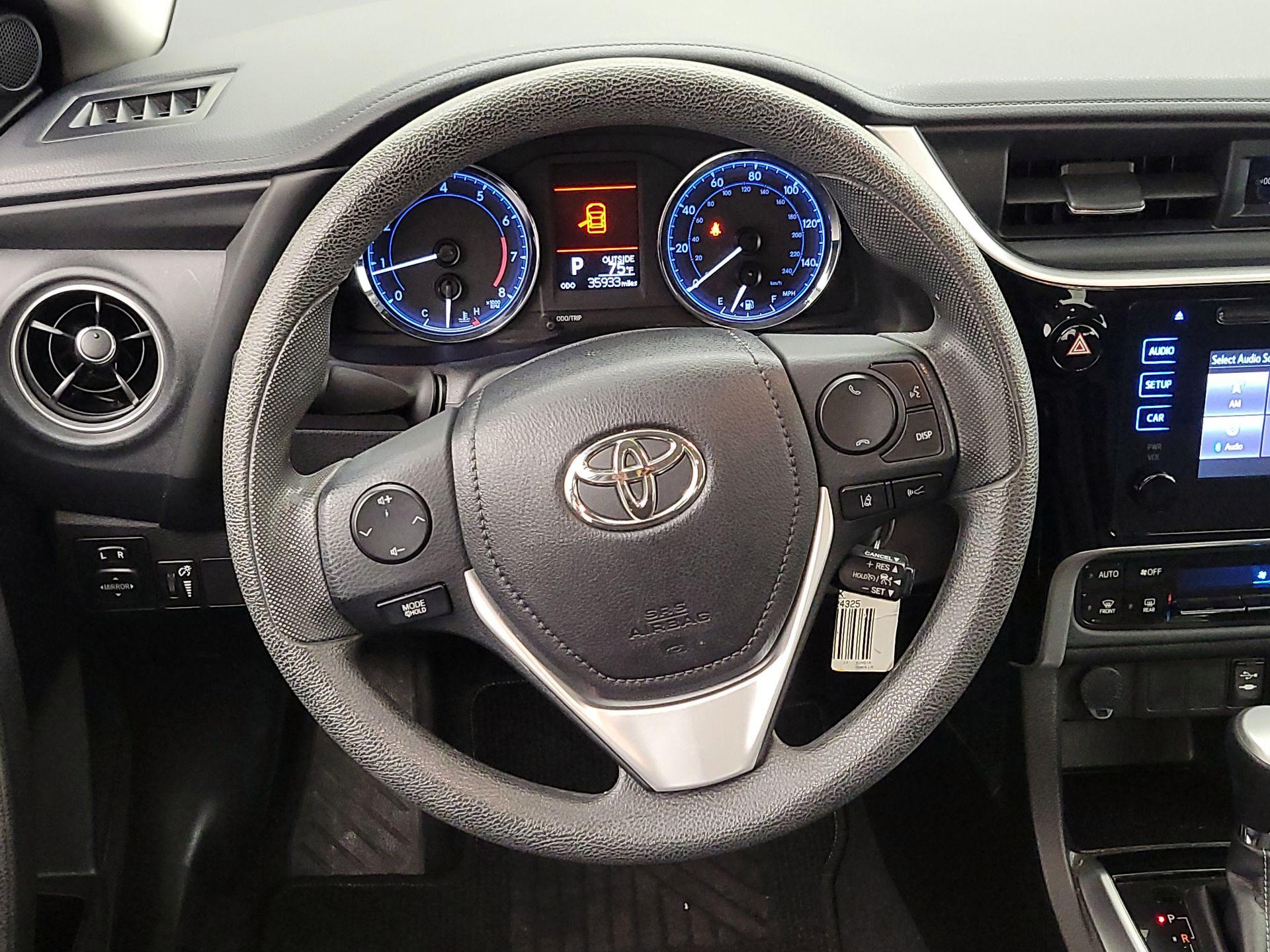 Thumbnail: 2017 Toyota Corolla - 10