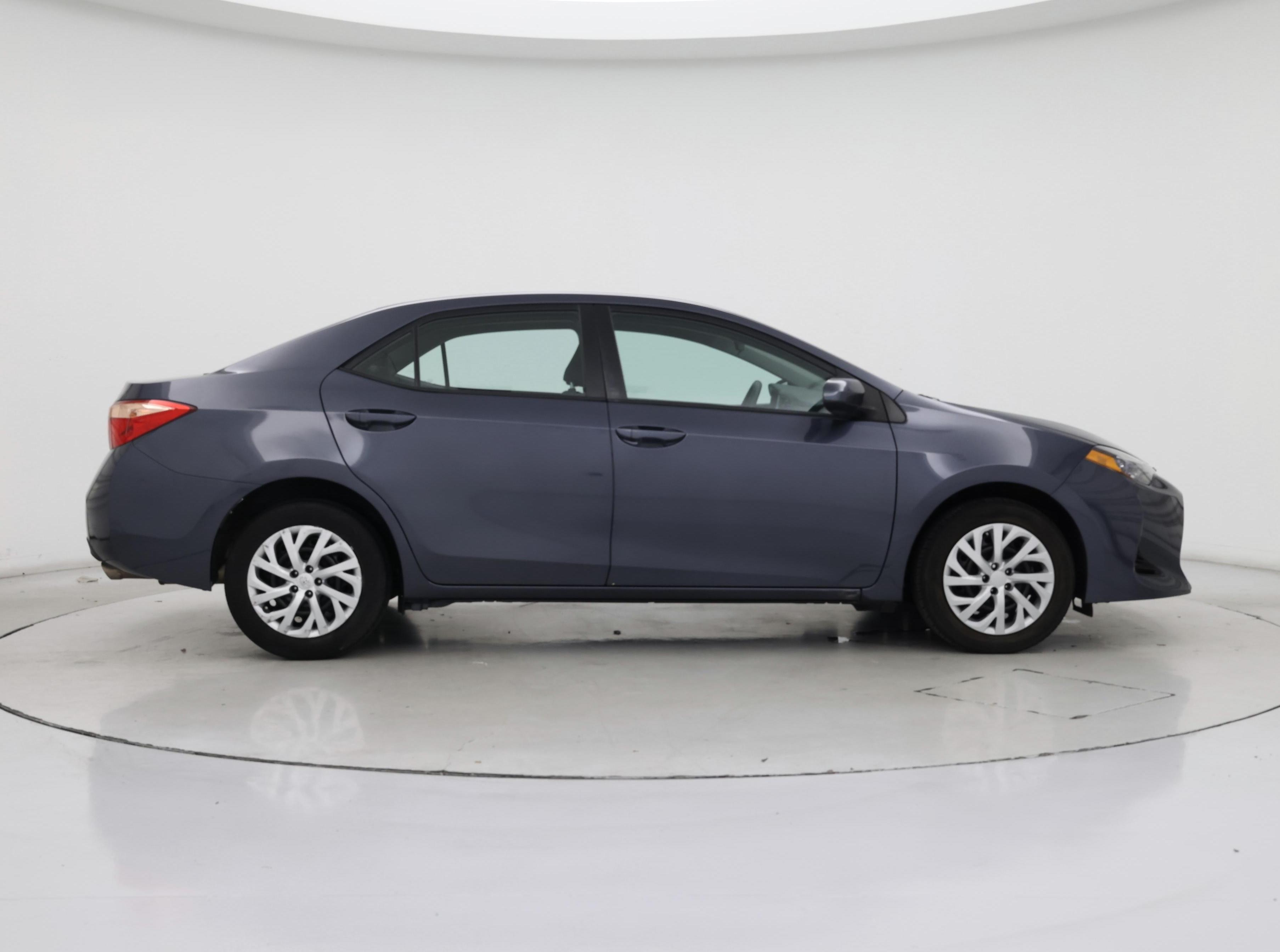 Thumbnail: 2017 Toyota Corolla - 7