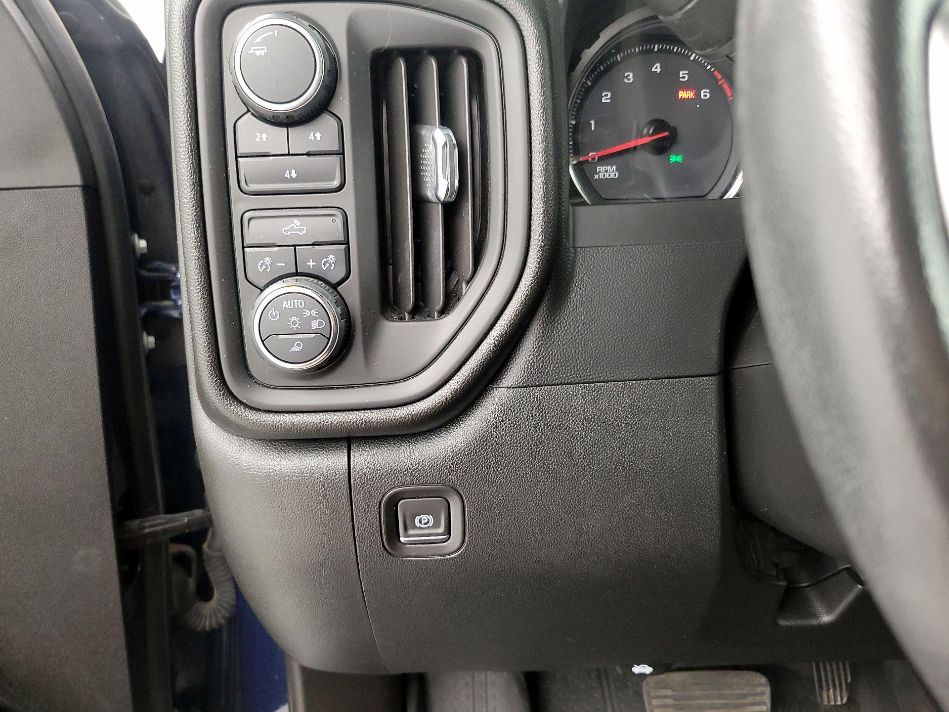 Thumbnail: 2021 Chevrolet Silverado 2500 - 13