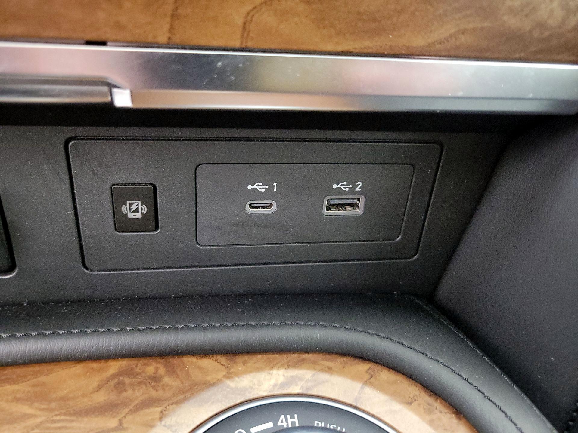 Thumbnail: 2021 Nissan Armada - 18
