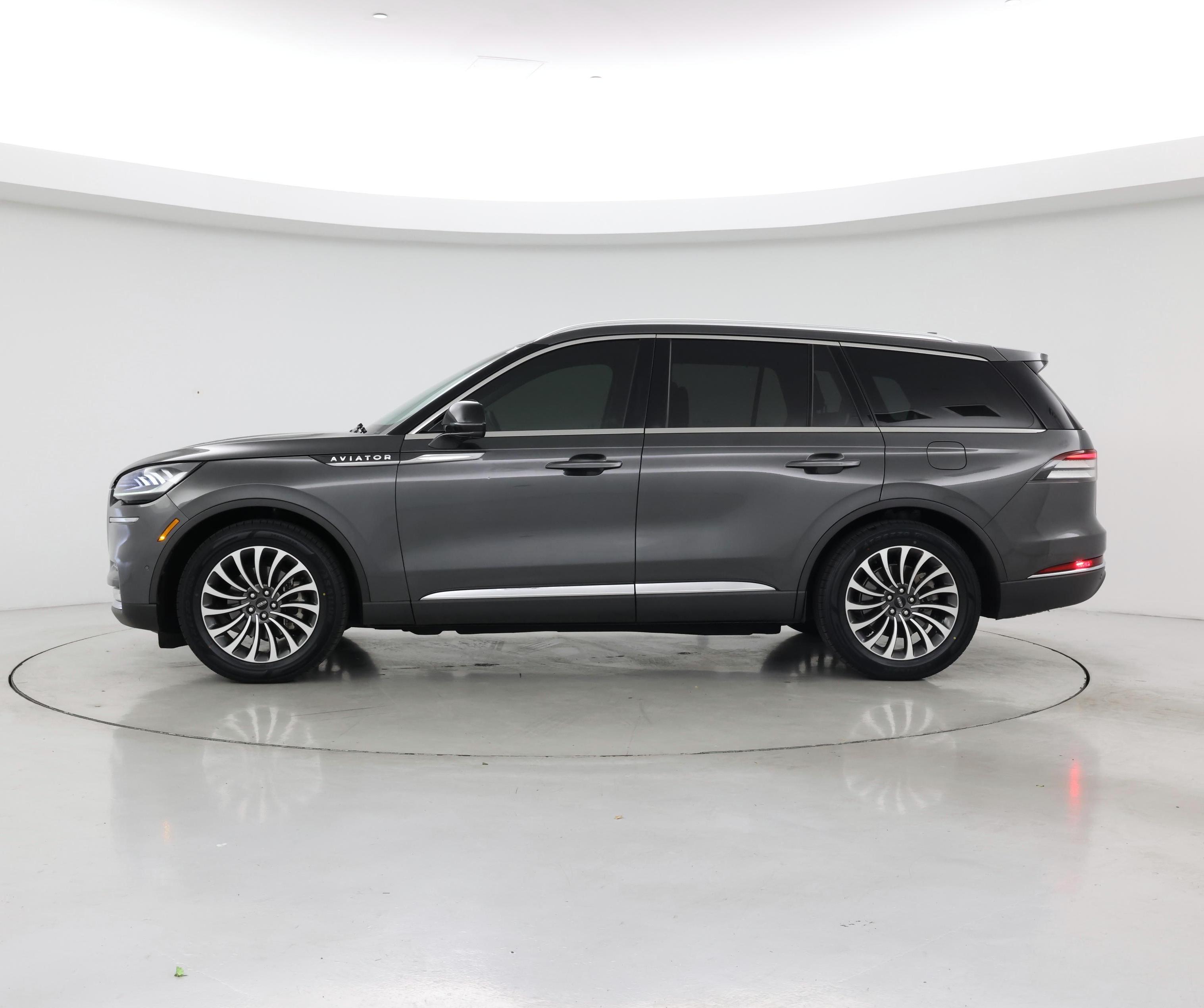 Thumbnail: 2020 Lincoln Aviator - 3