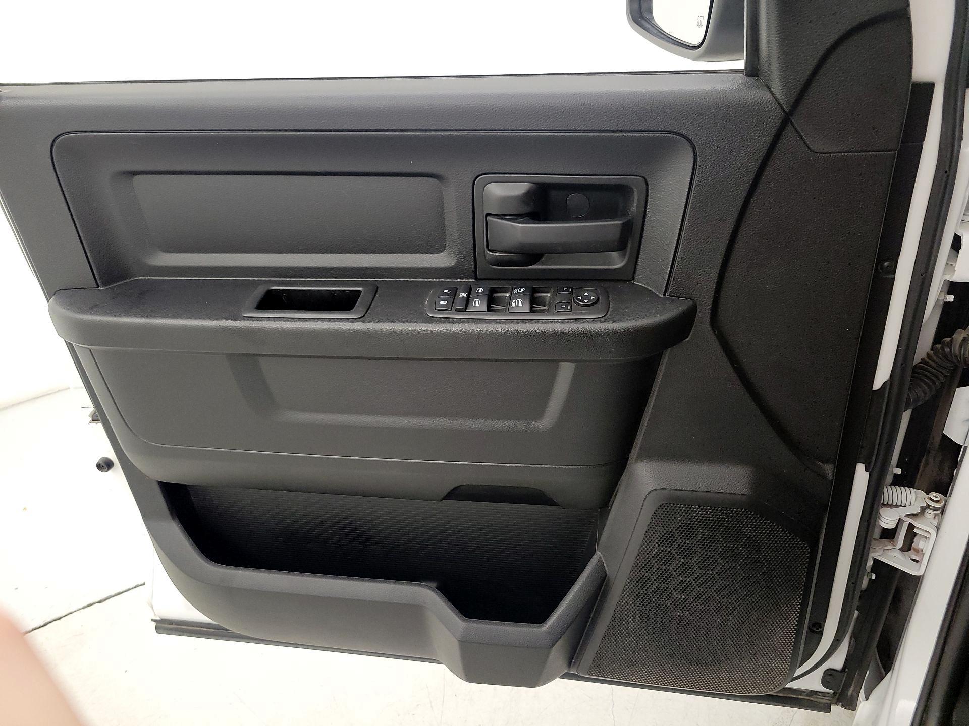 Thumbnail: 2021 RAM 1500 Classic - 12