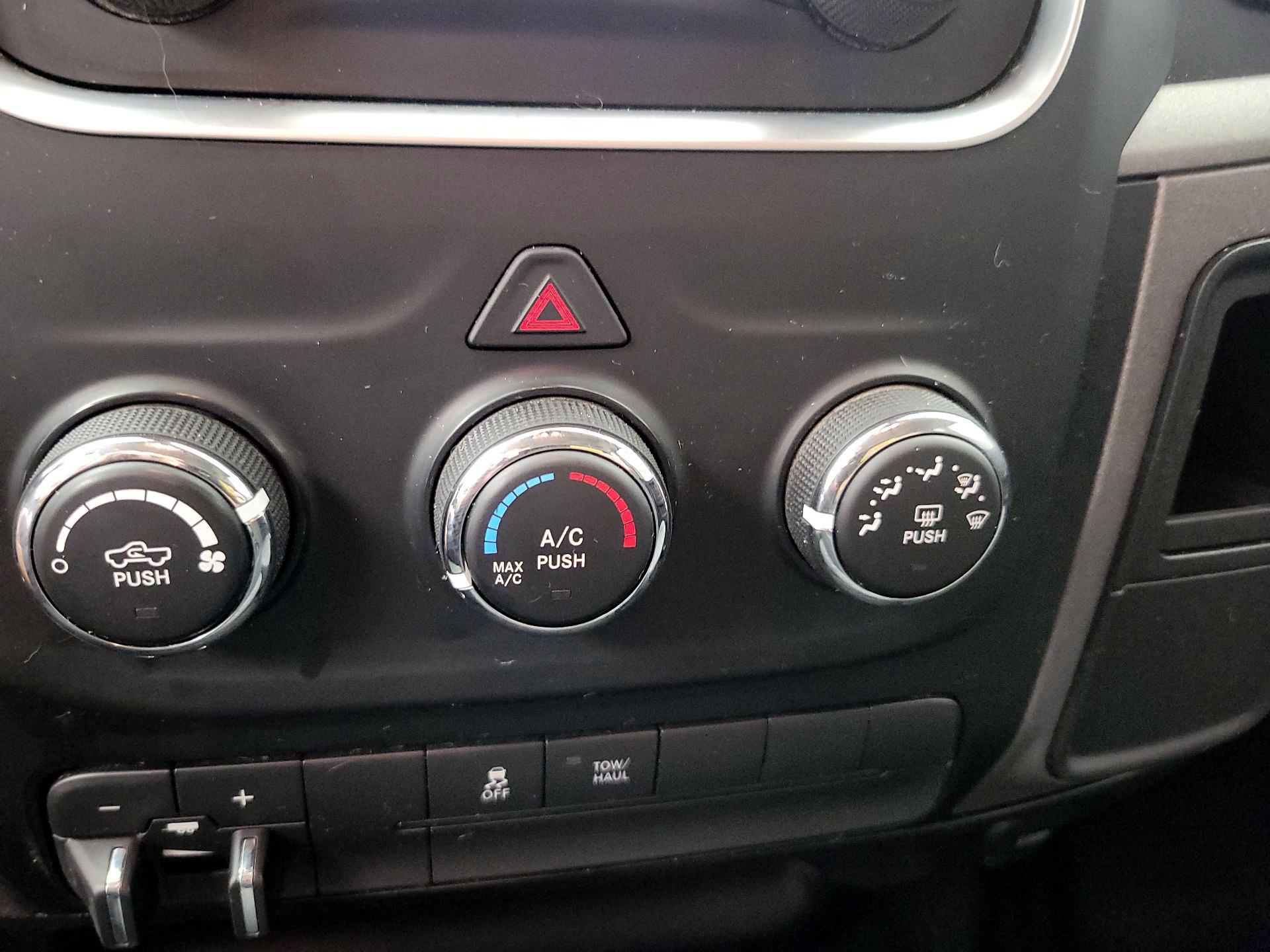 Thumbnail: 2021 RAM 1500 Classic - 16