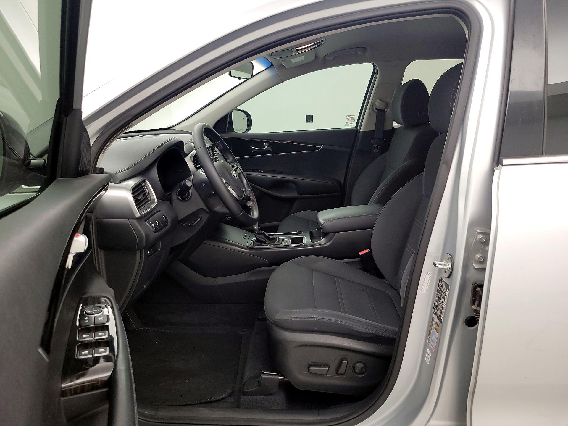 Thumbnail: 2019 Kia Sorento - 11