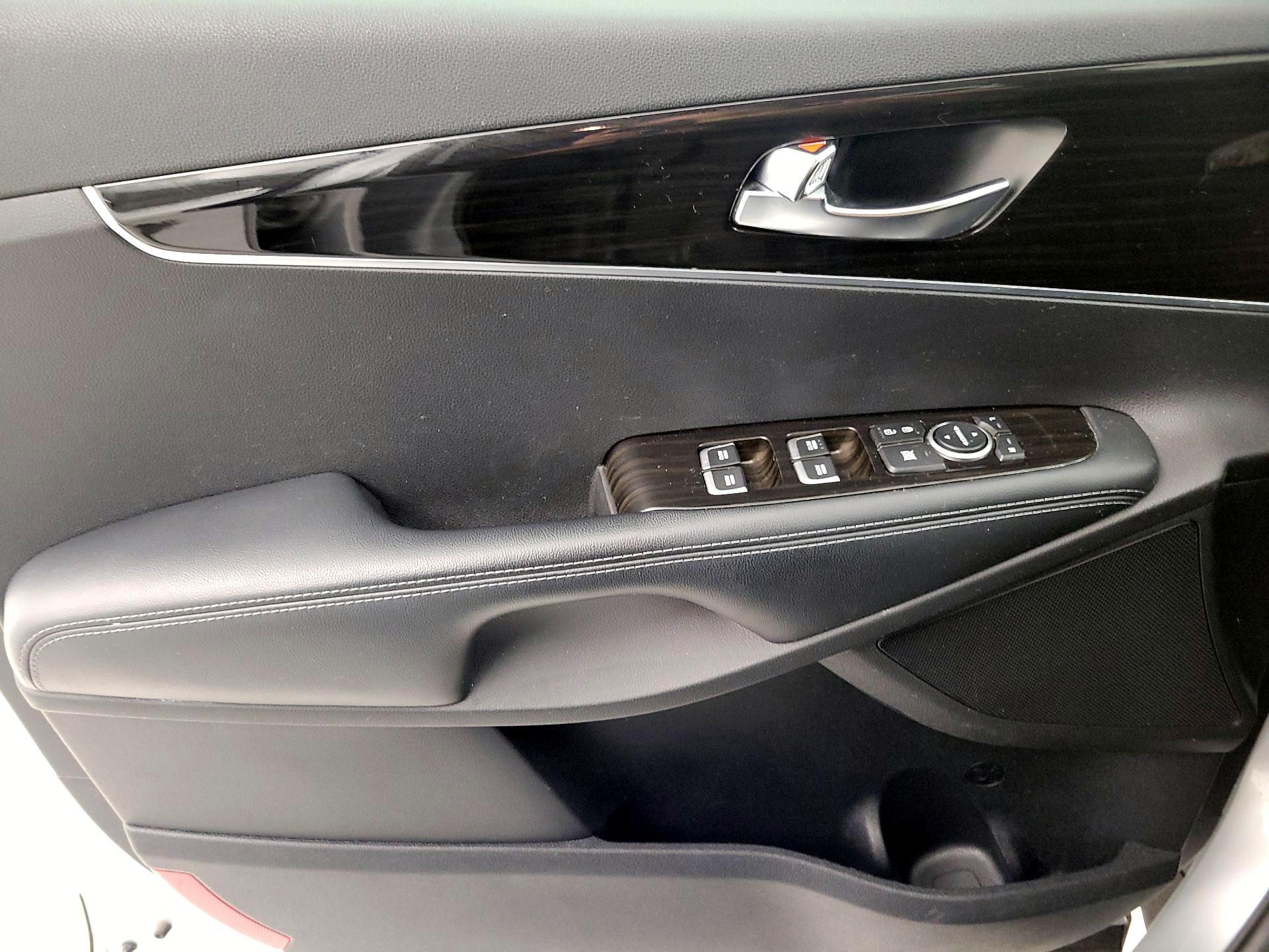 Thumbnail: 2019 Kia Sorento - 12