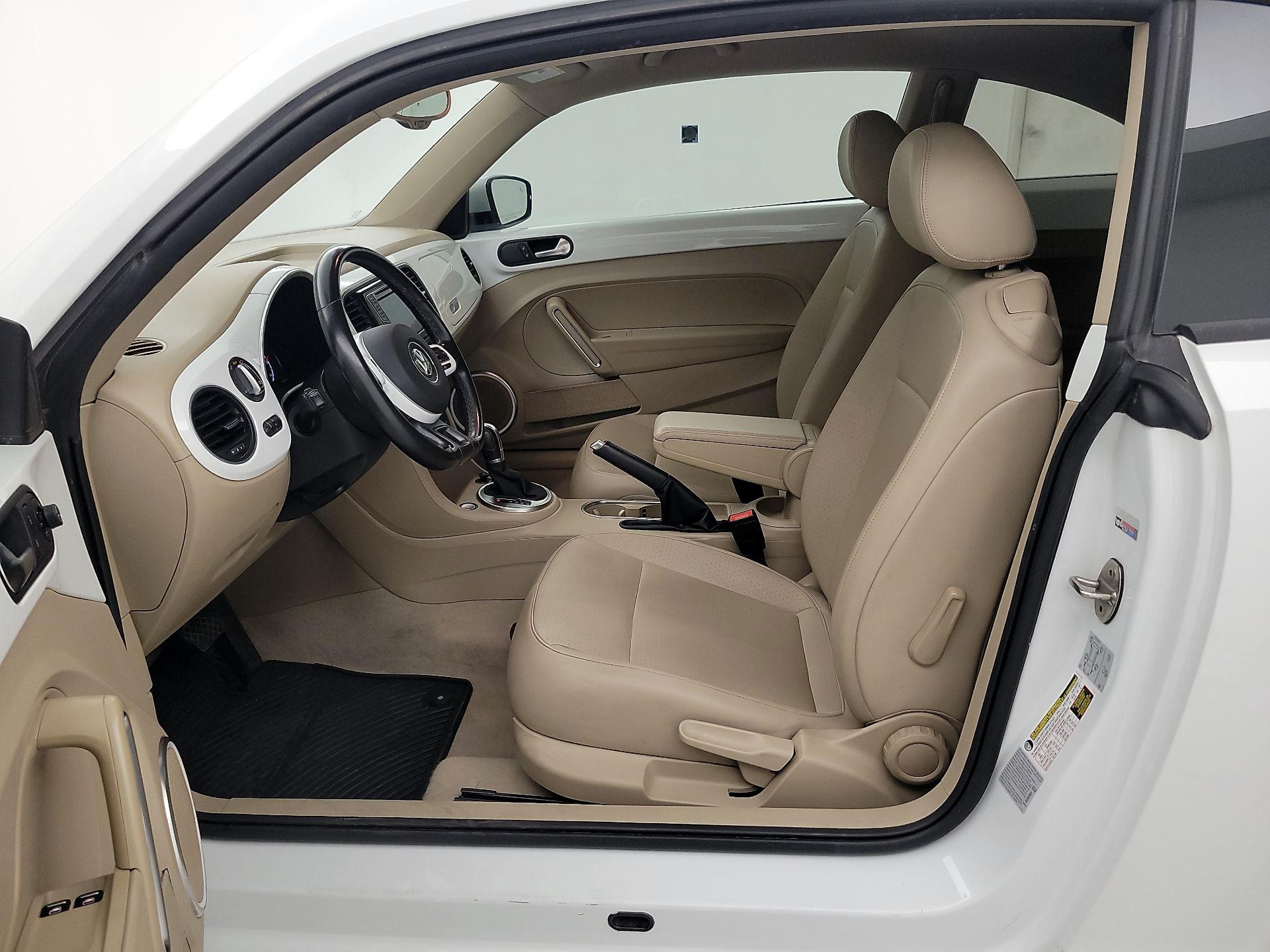 Thumbnail: 2016 Volkswagen Beetle - 11