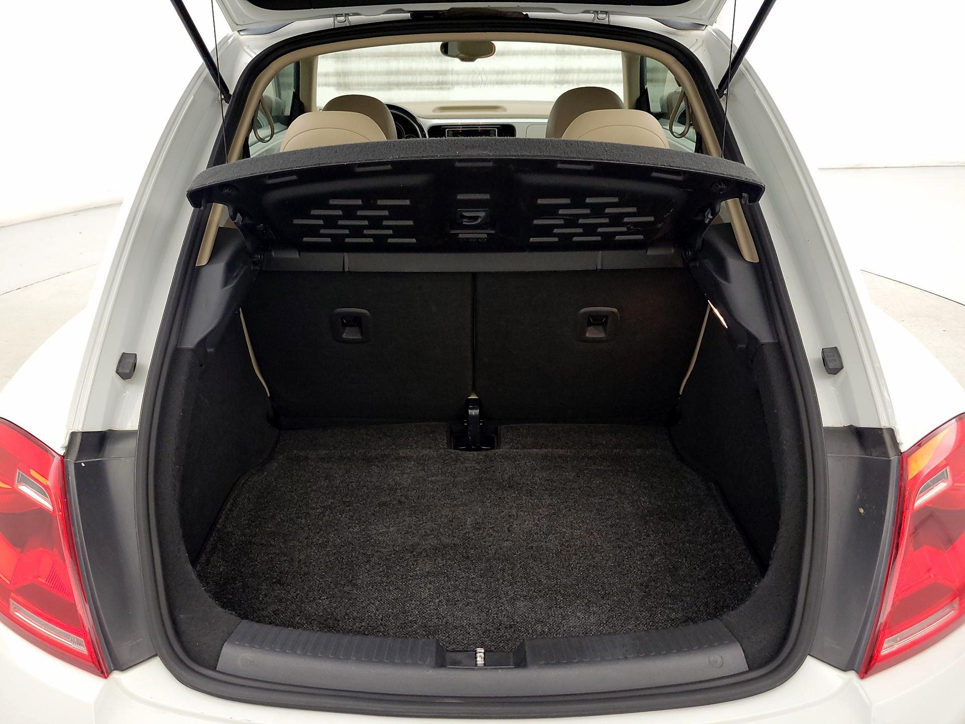Thumbnail: 2016 Volkswagen Beetle - 20