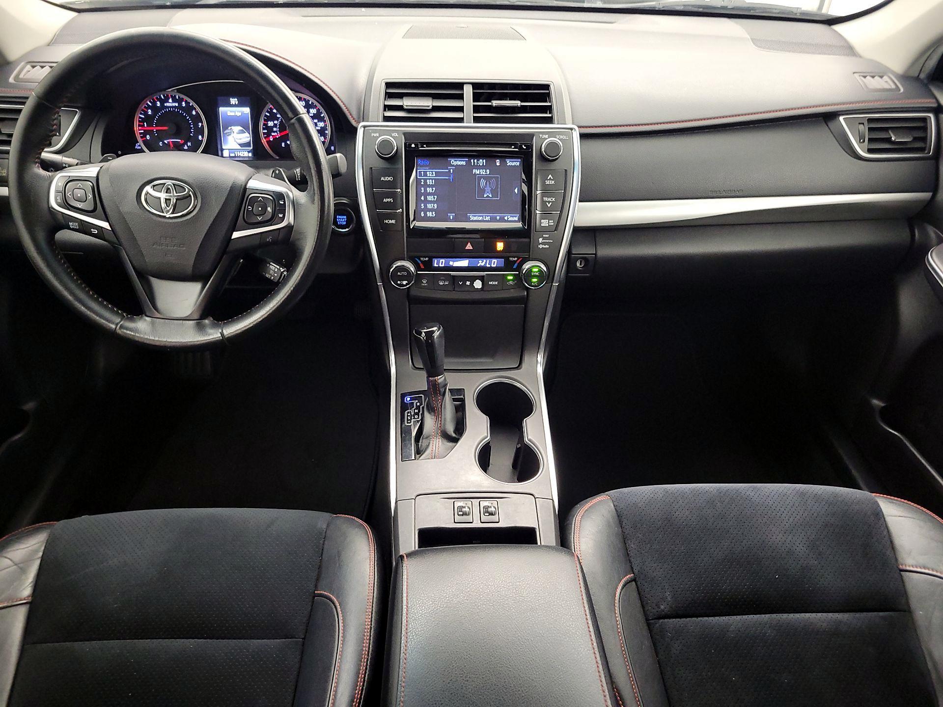 Thumbnail: 2015 Toyota Camry - 9