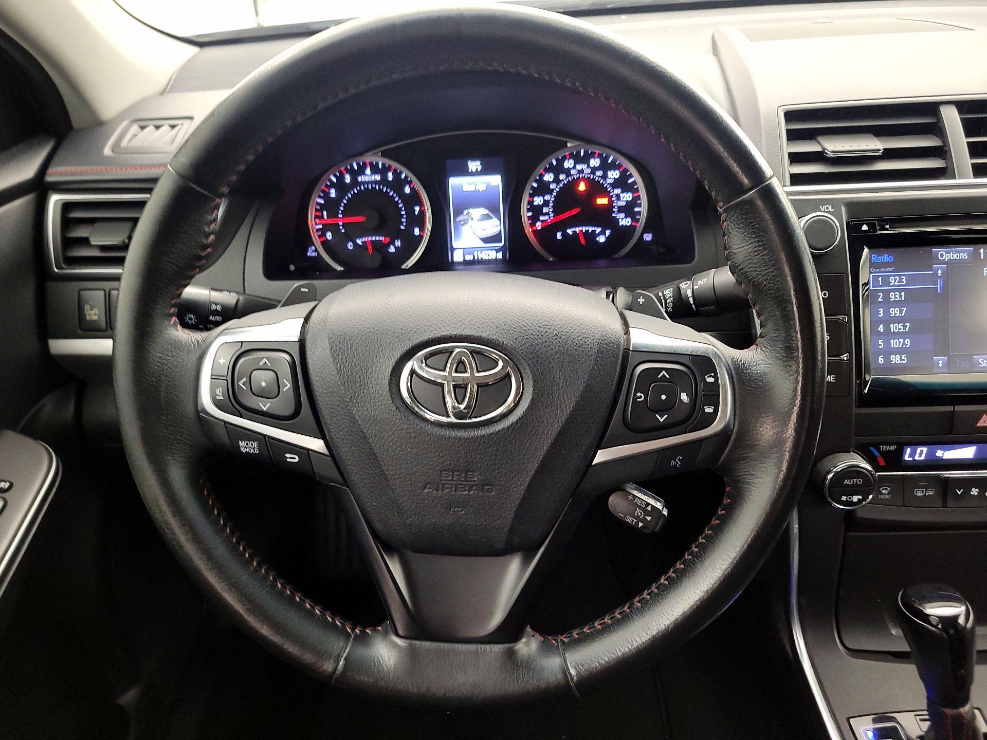 Thumbnail: 2015 Toyota Camry - 10