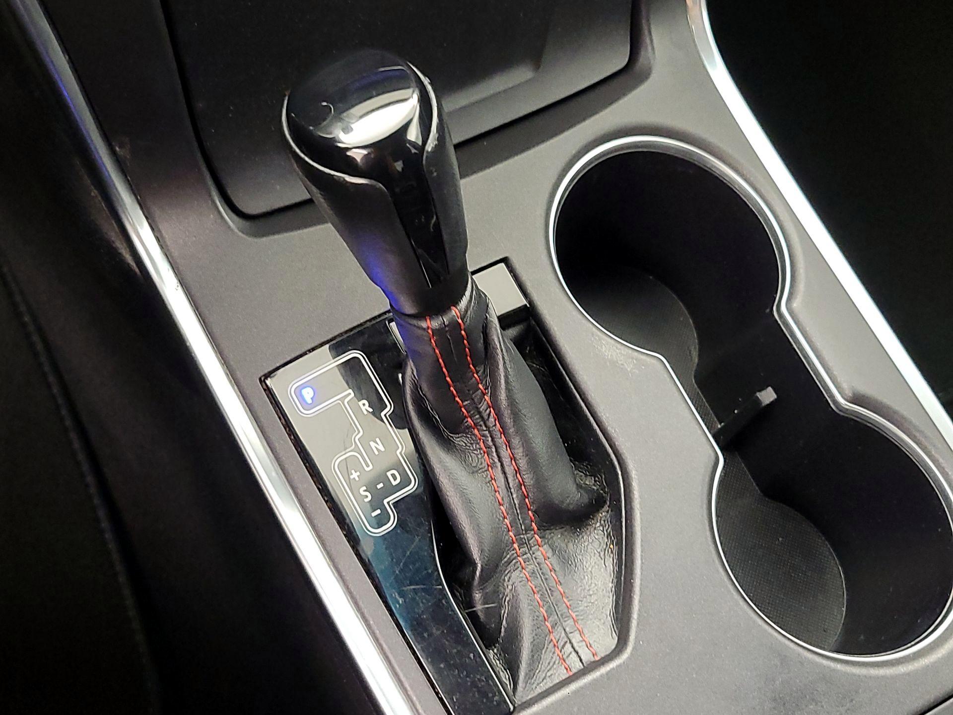 Thumbnail: 2015 Toyota Camry - 17
