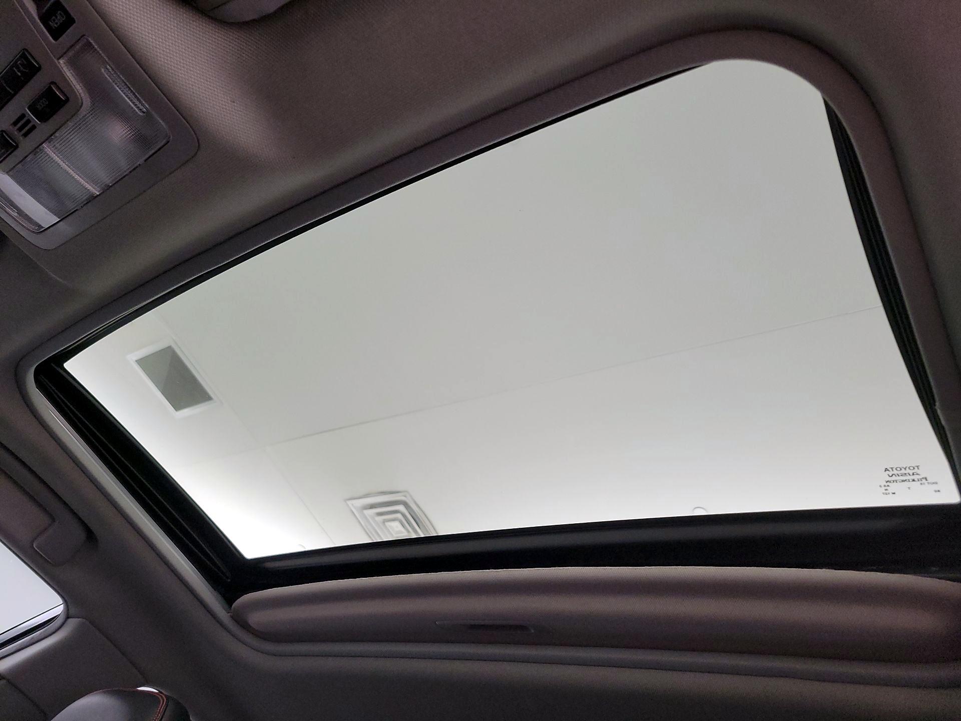 Thumbnail: 2015 Toyota Camry - 19