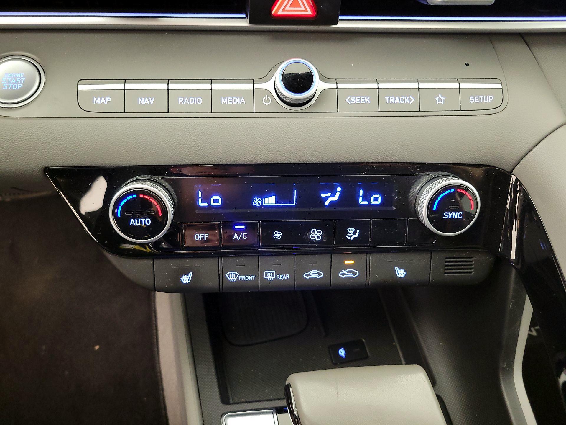 Thumbnail: 2024 Hyundai Elantra - 17