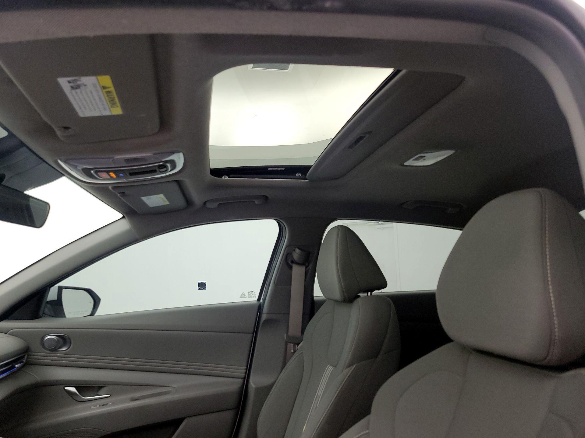 Thumbnail: 2024 Hyundai Elantra - 20