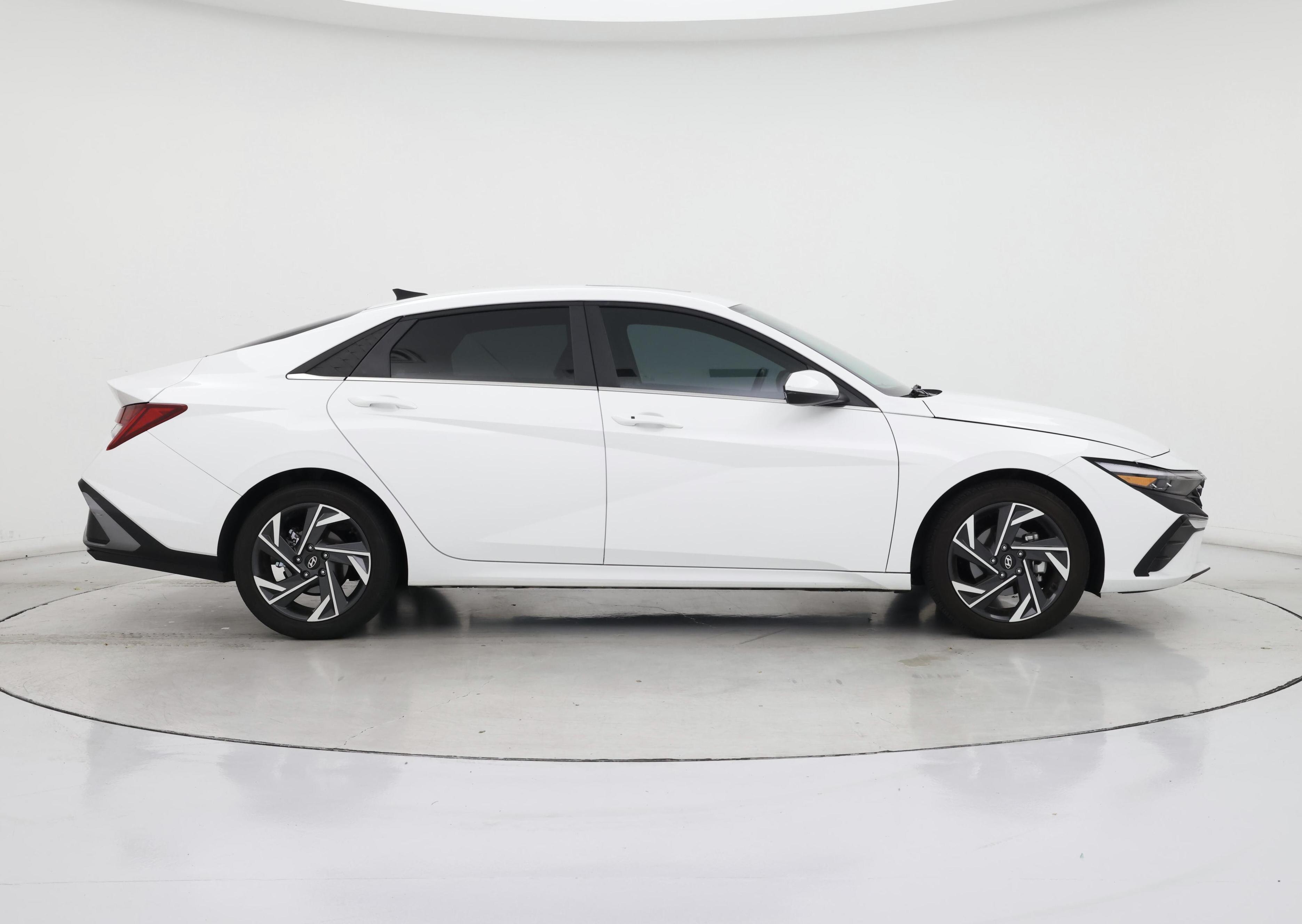 Thumbnail: 2024 Hyundai Elantra - 7