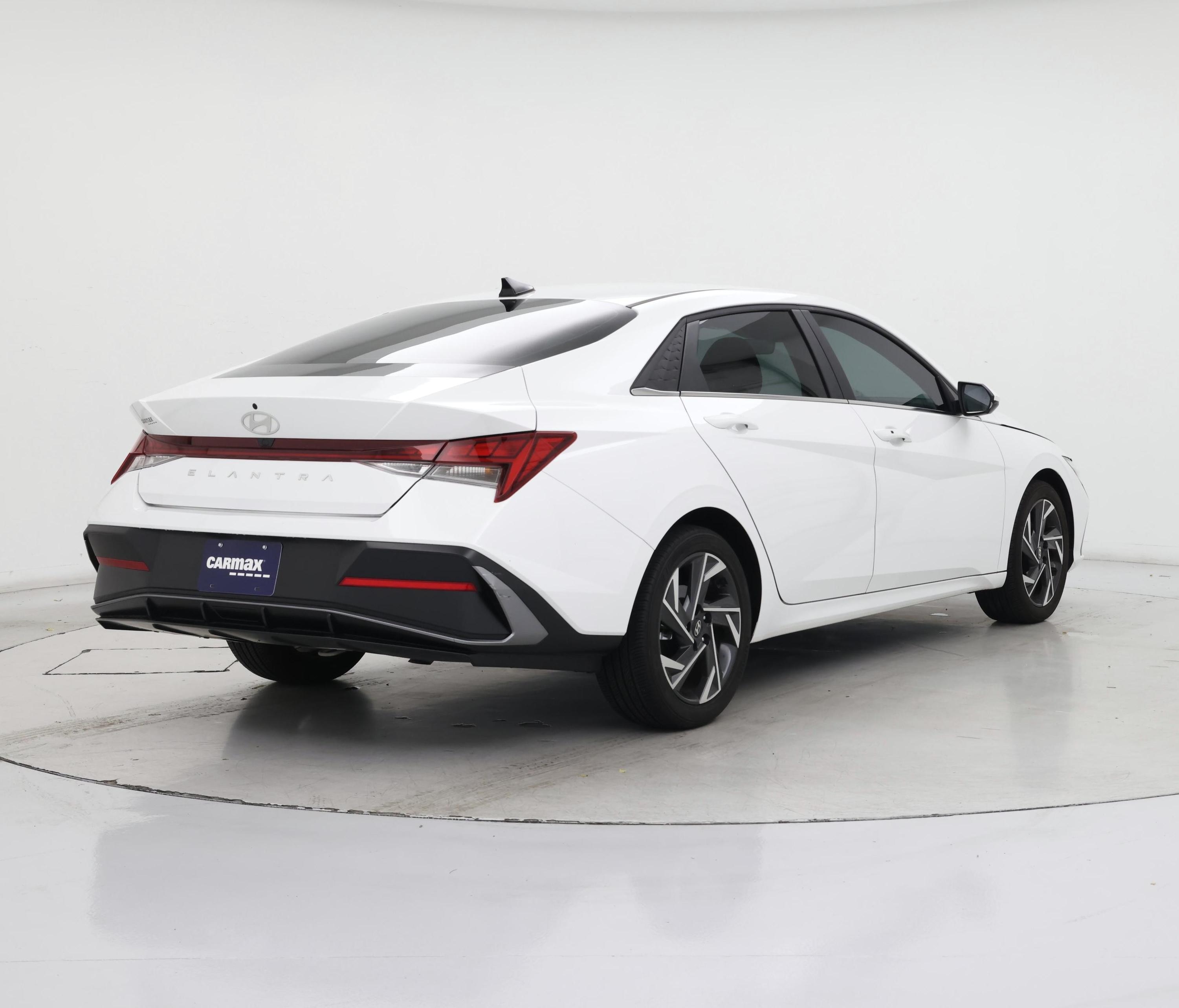Thumbnail: 2024 Hyundai Elantra - 8