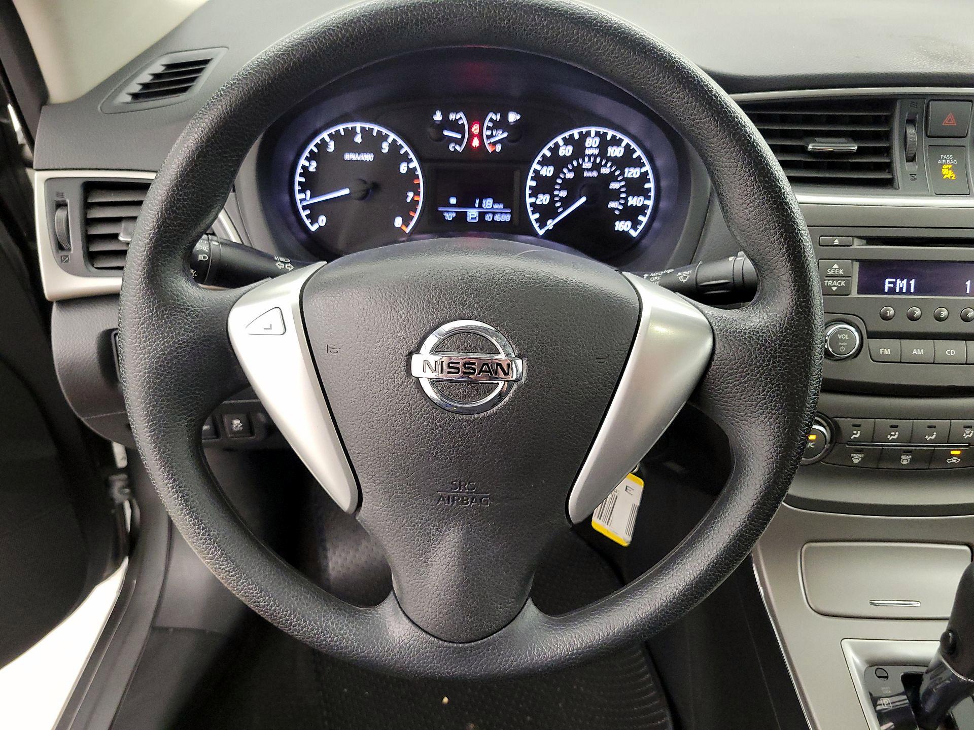 Thumbnail: 2014 Nissan Sentra - 10