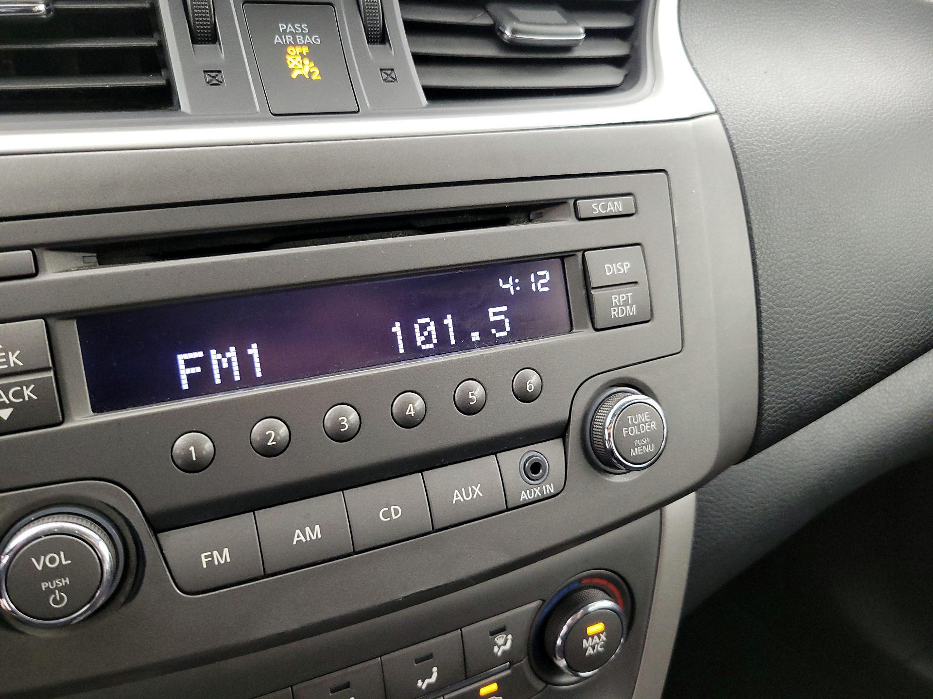 Thumbnail: 2014 Nissan Sentra - 14