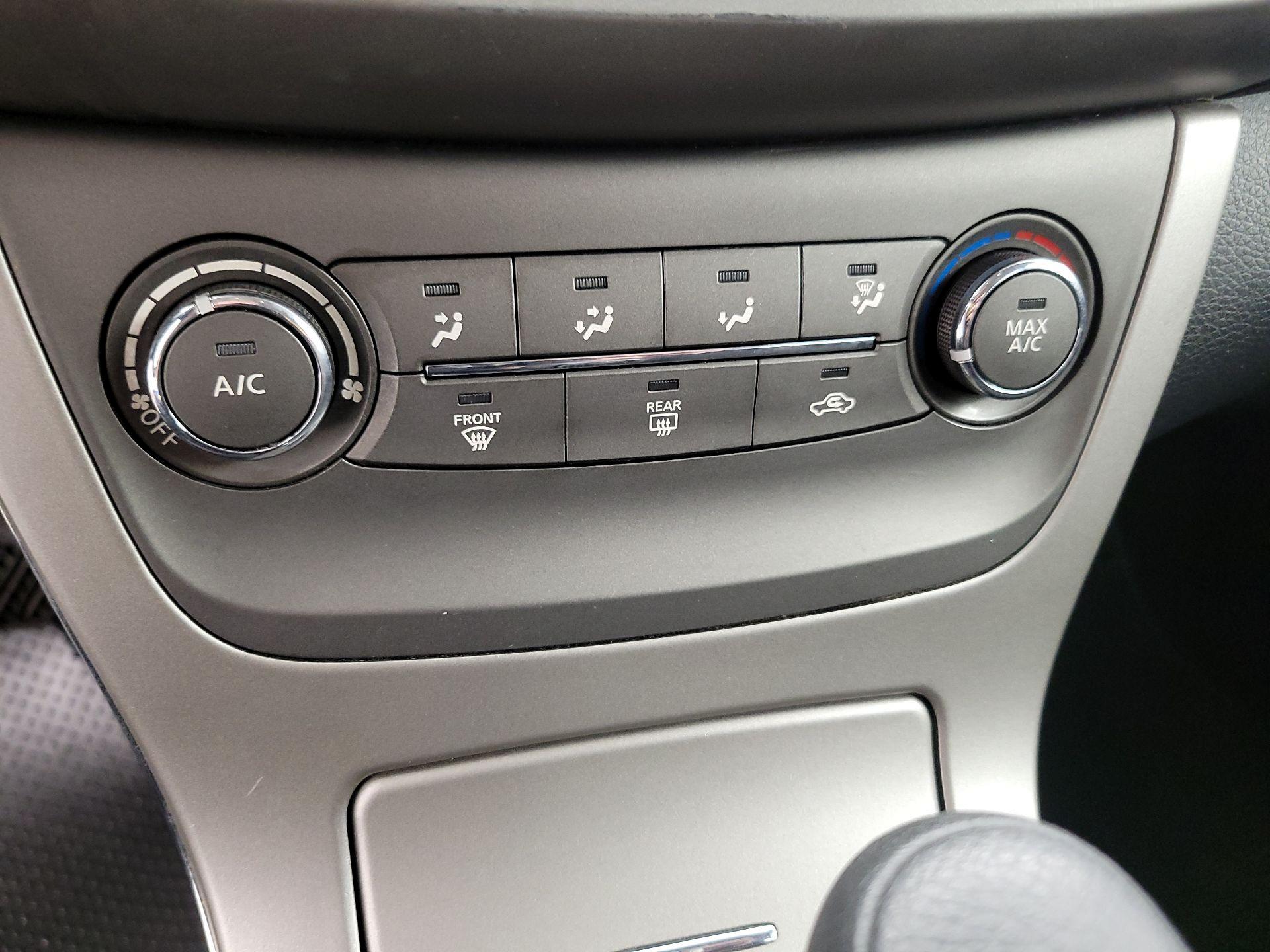 Thumbnail: 2014 Nissan Sentra - 15