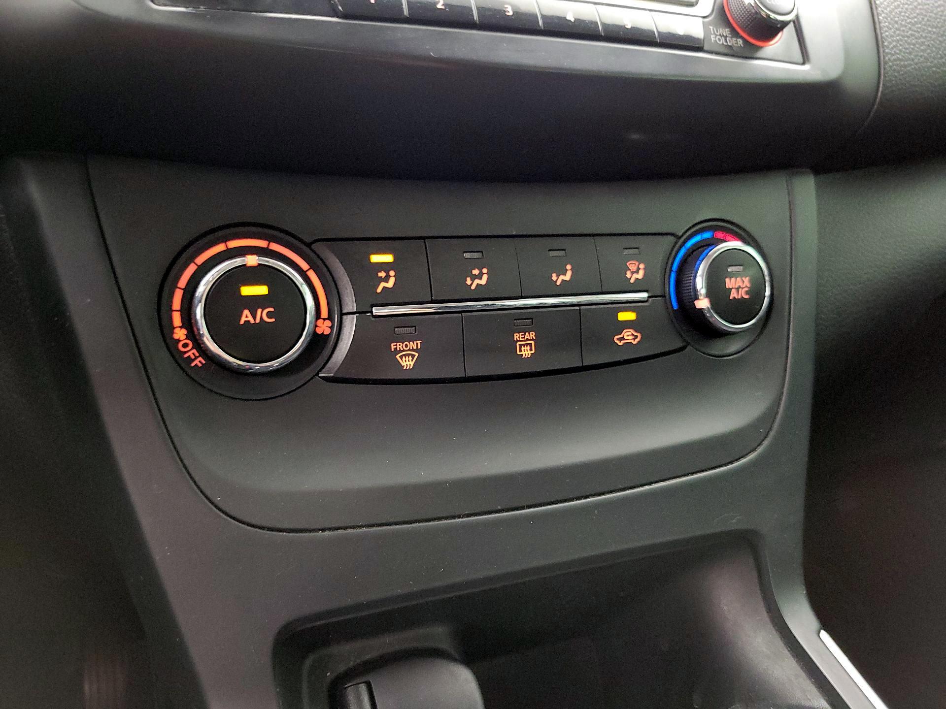 Thumbnail: 2018 Nissan Sentra - 16