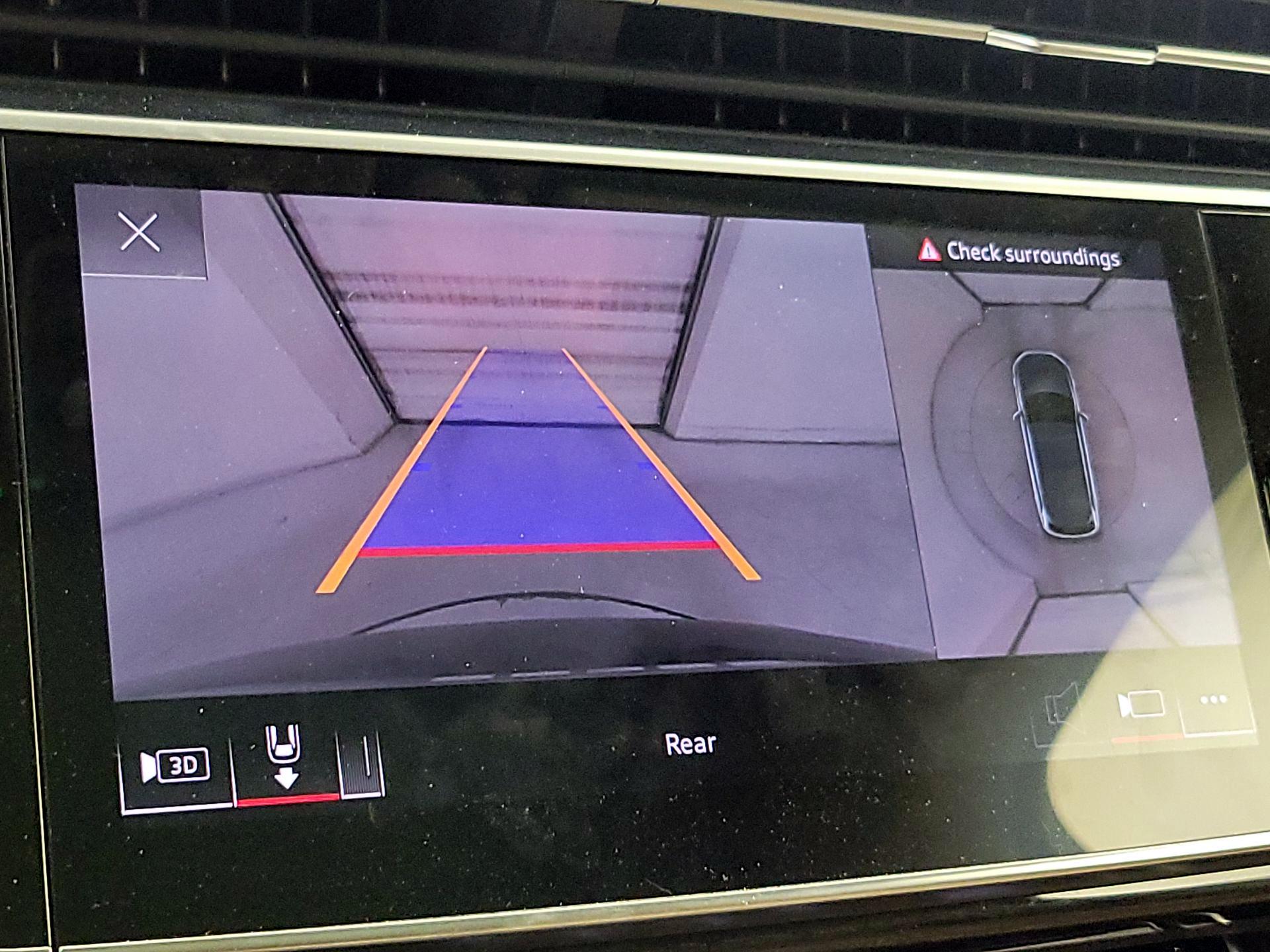 Thumbnail: 2021 Audi Q7 - 15
