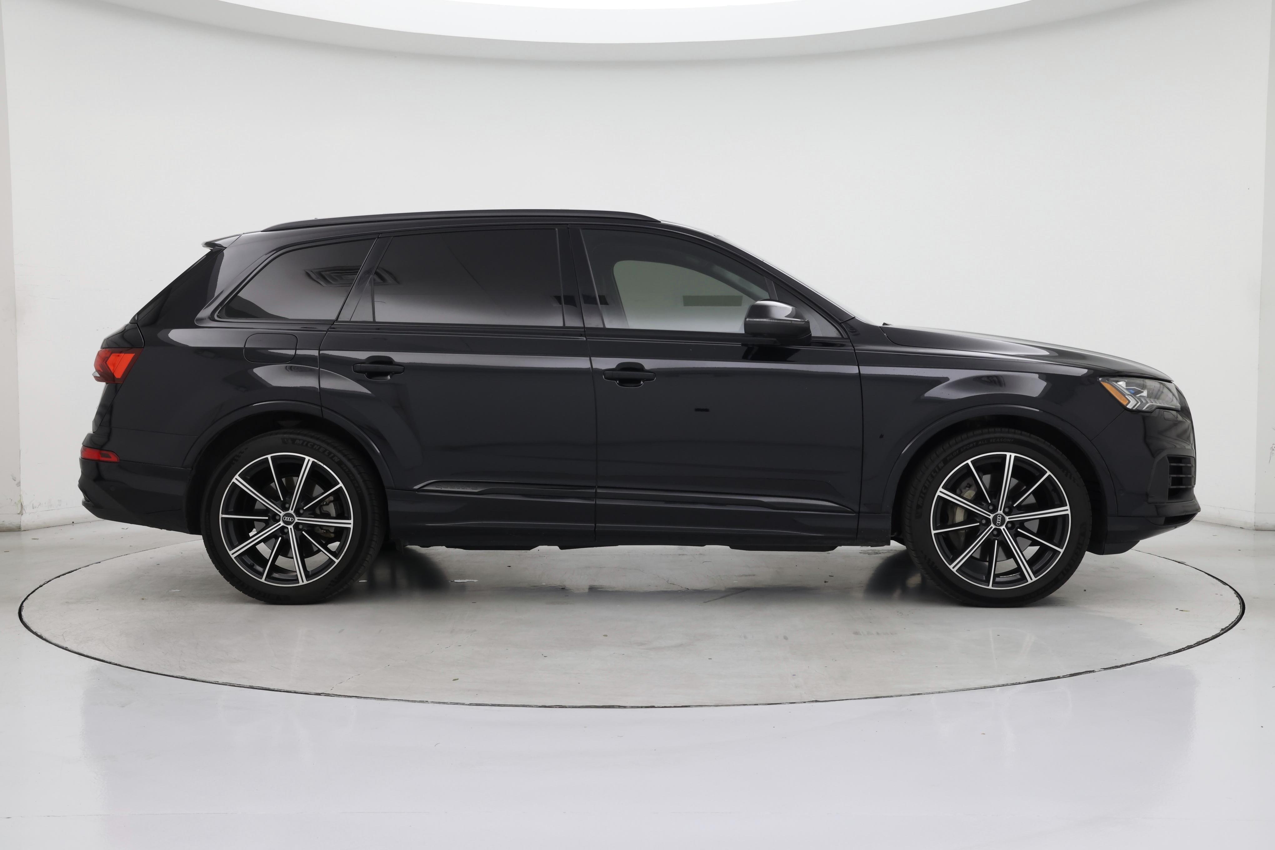 Thumbnail: 2021 Audi Q7 - 7