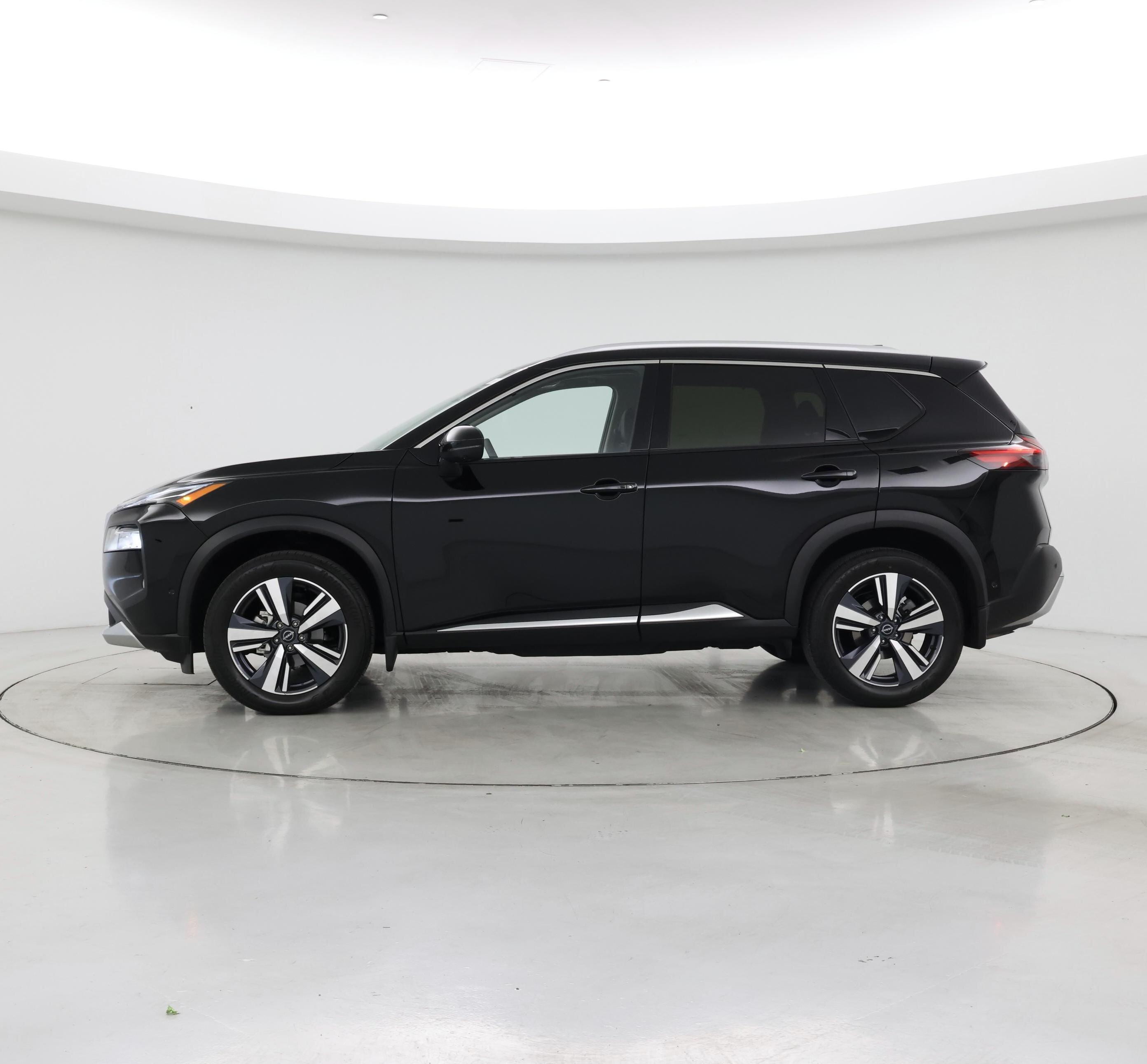 Thumbnail: 2023 Nissan Rogue - 3